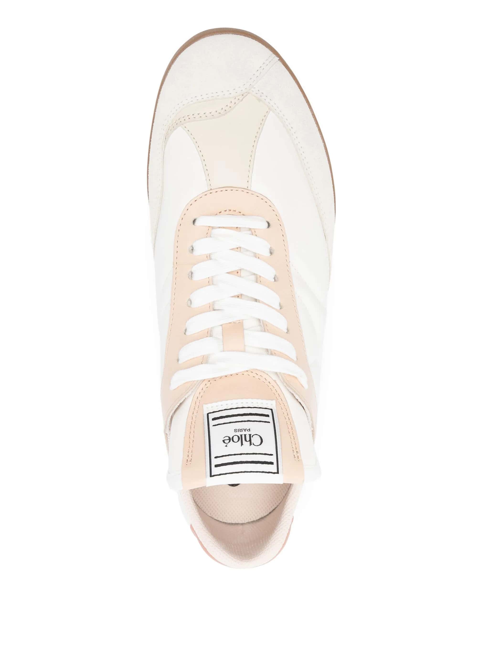 Chloe kick