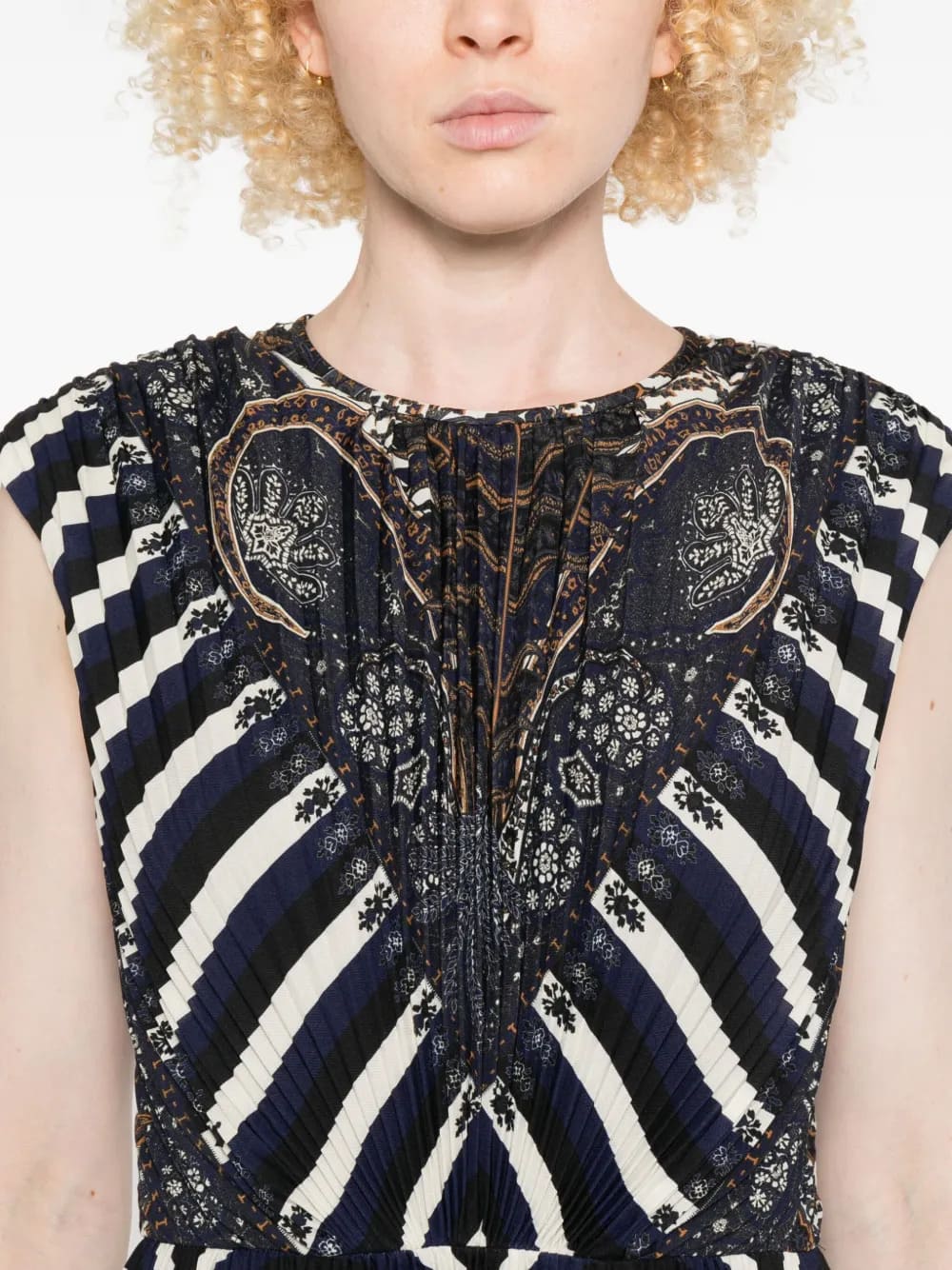 VIOLETA PLEATED