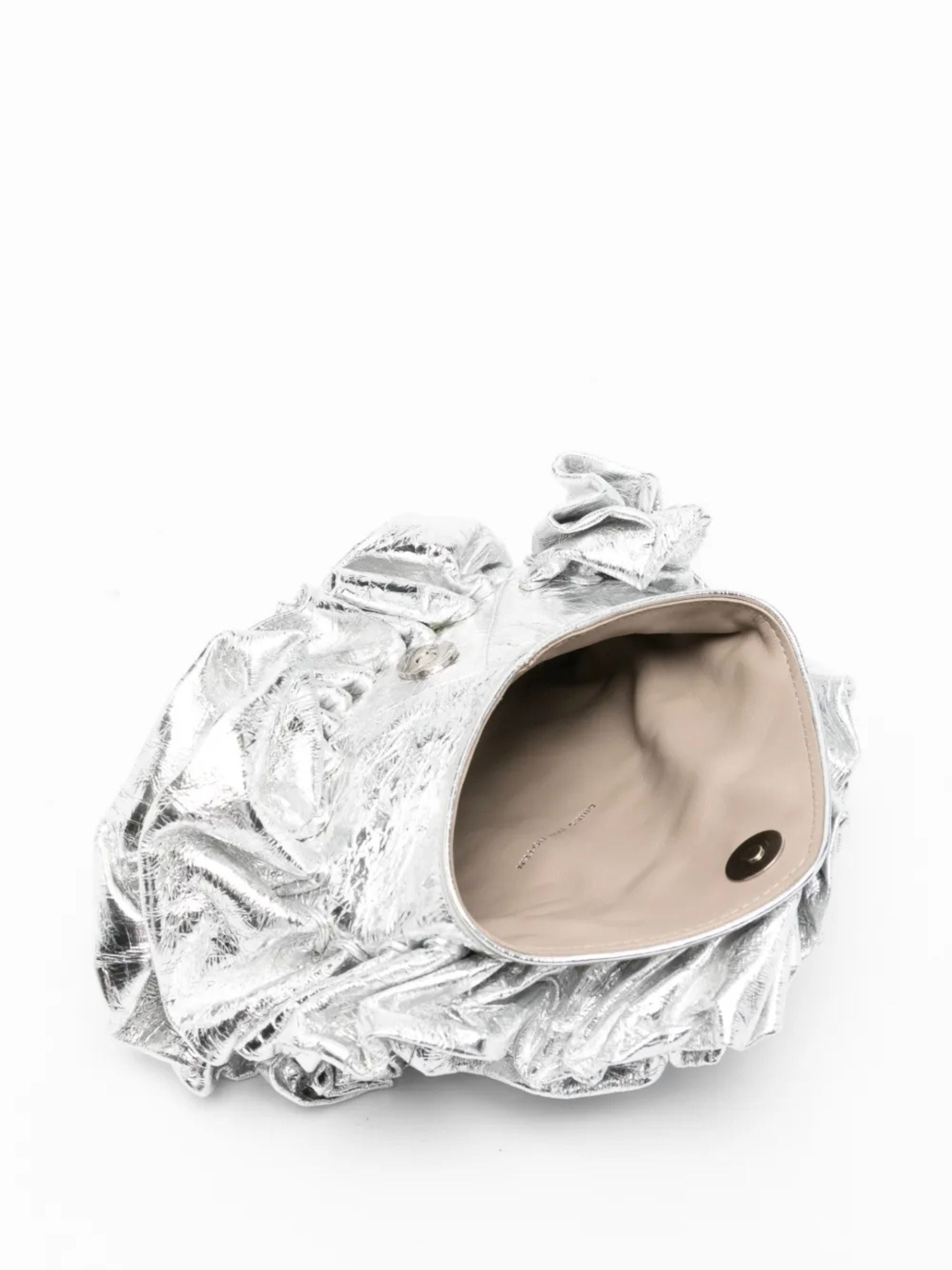 Clutch in pelle metallizzata con volant