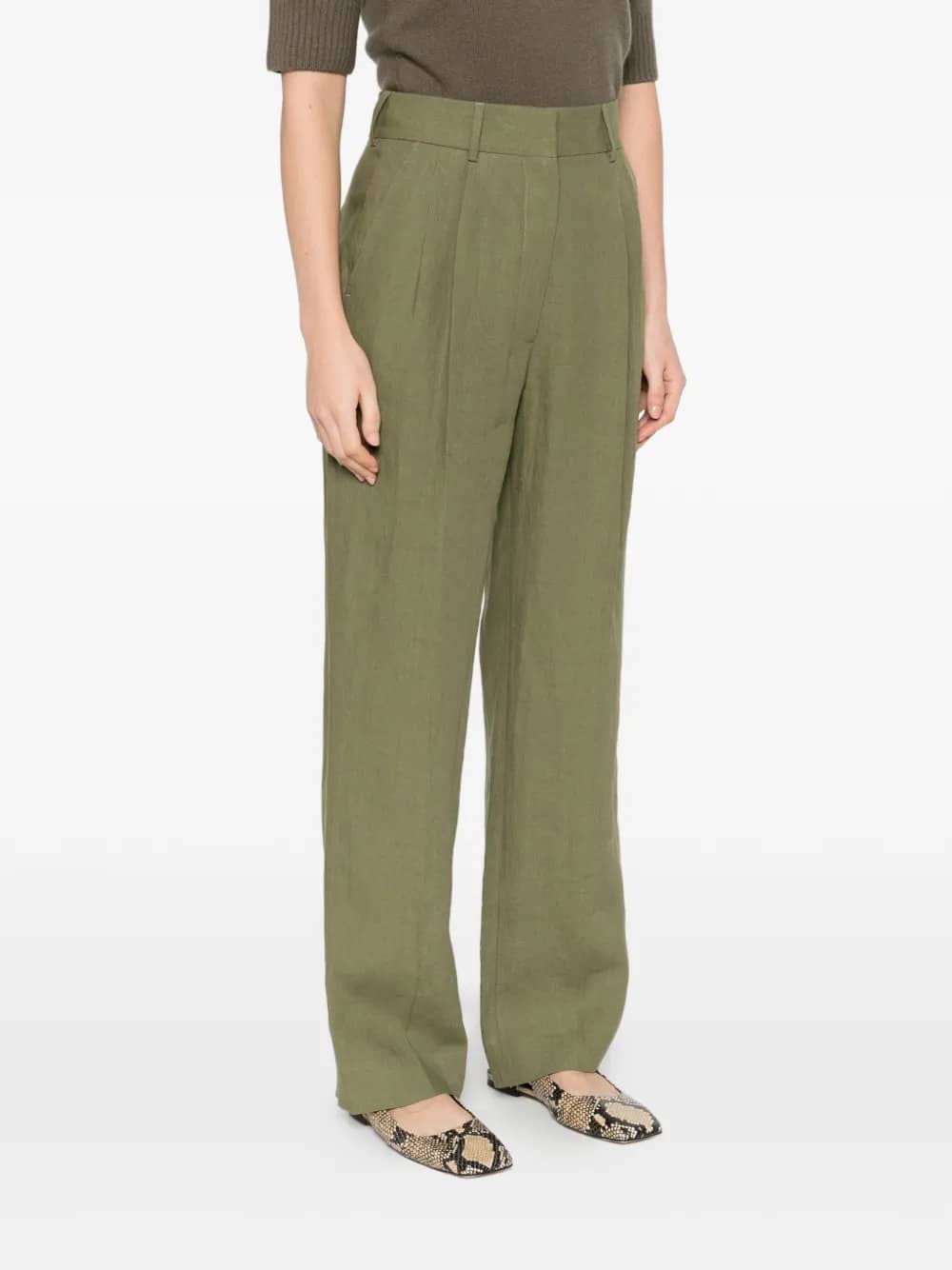 Pantaloni con design a pieghe