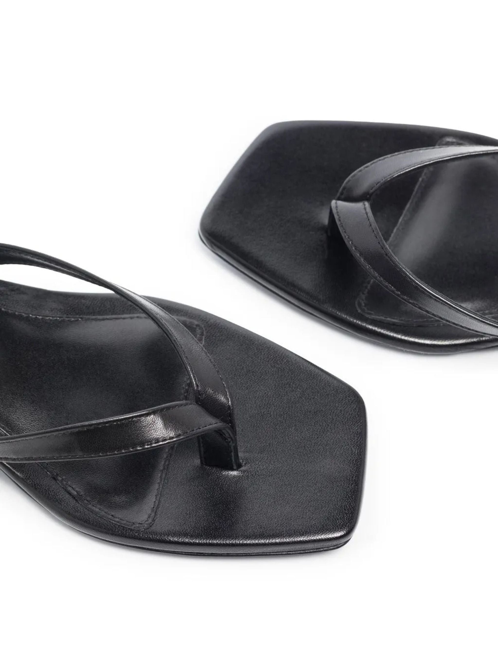 FLIP FLOPS IN PELLE CON TACCO
