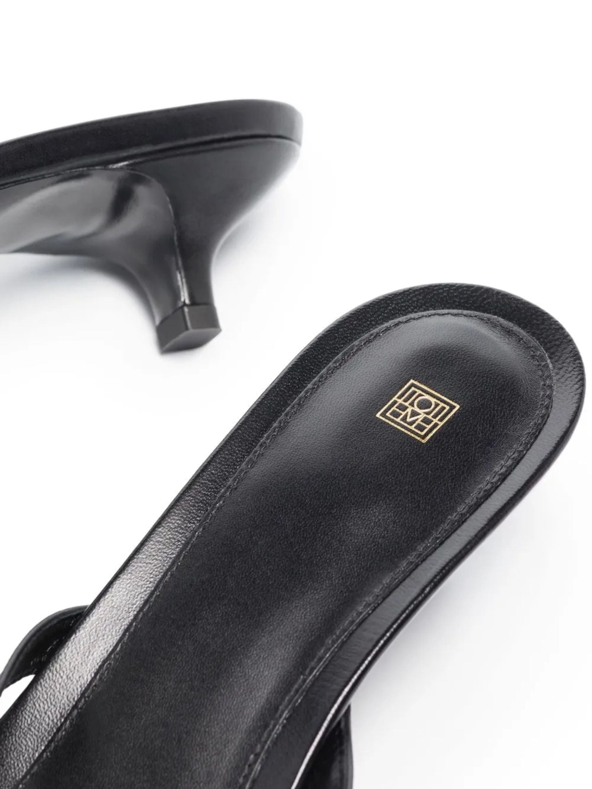 FLIP FLOPS IN PELLE CON TACCO