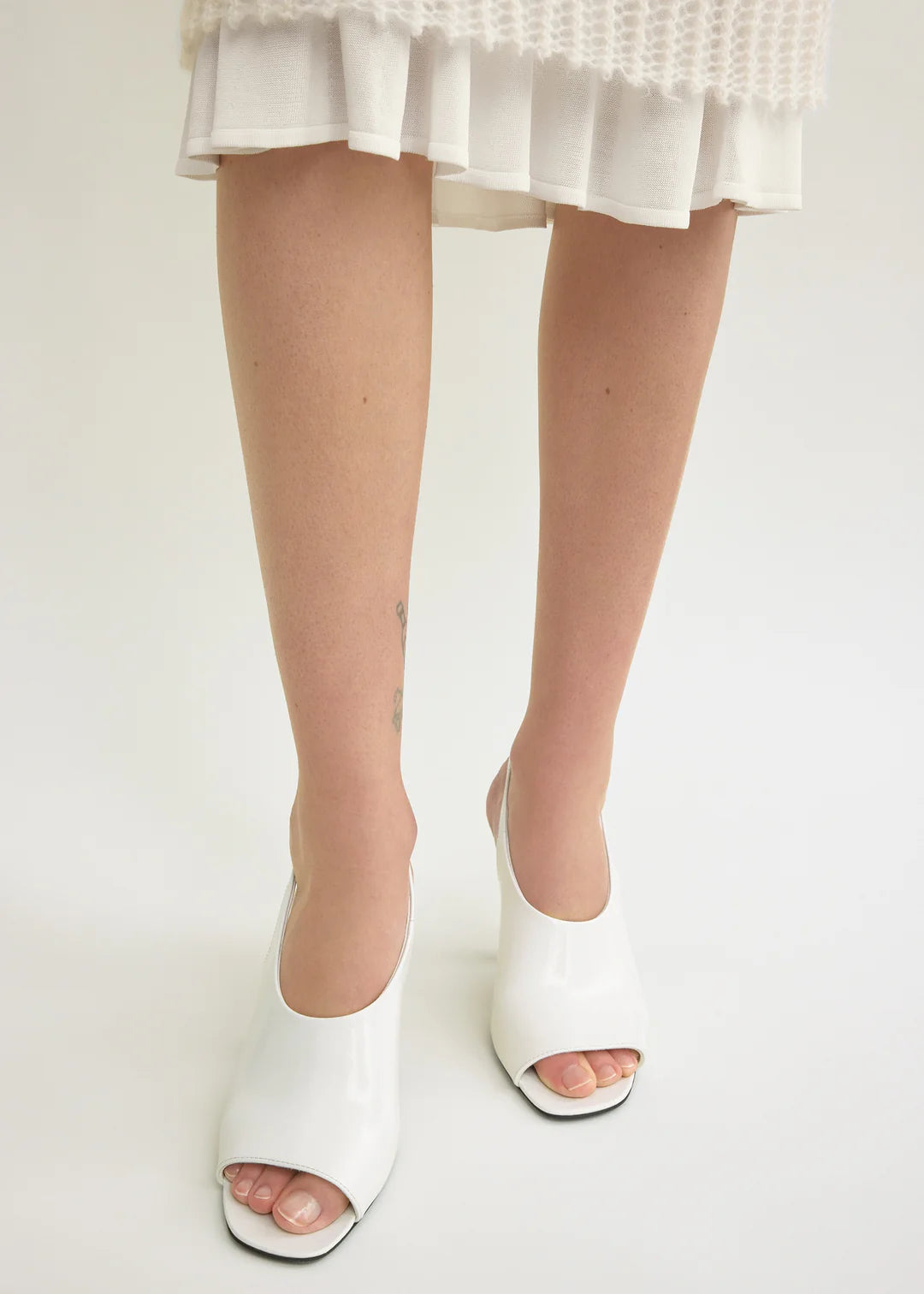 Contour naplack slingbacks off-white