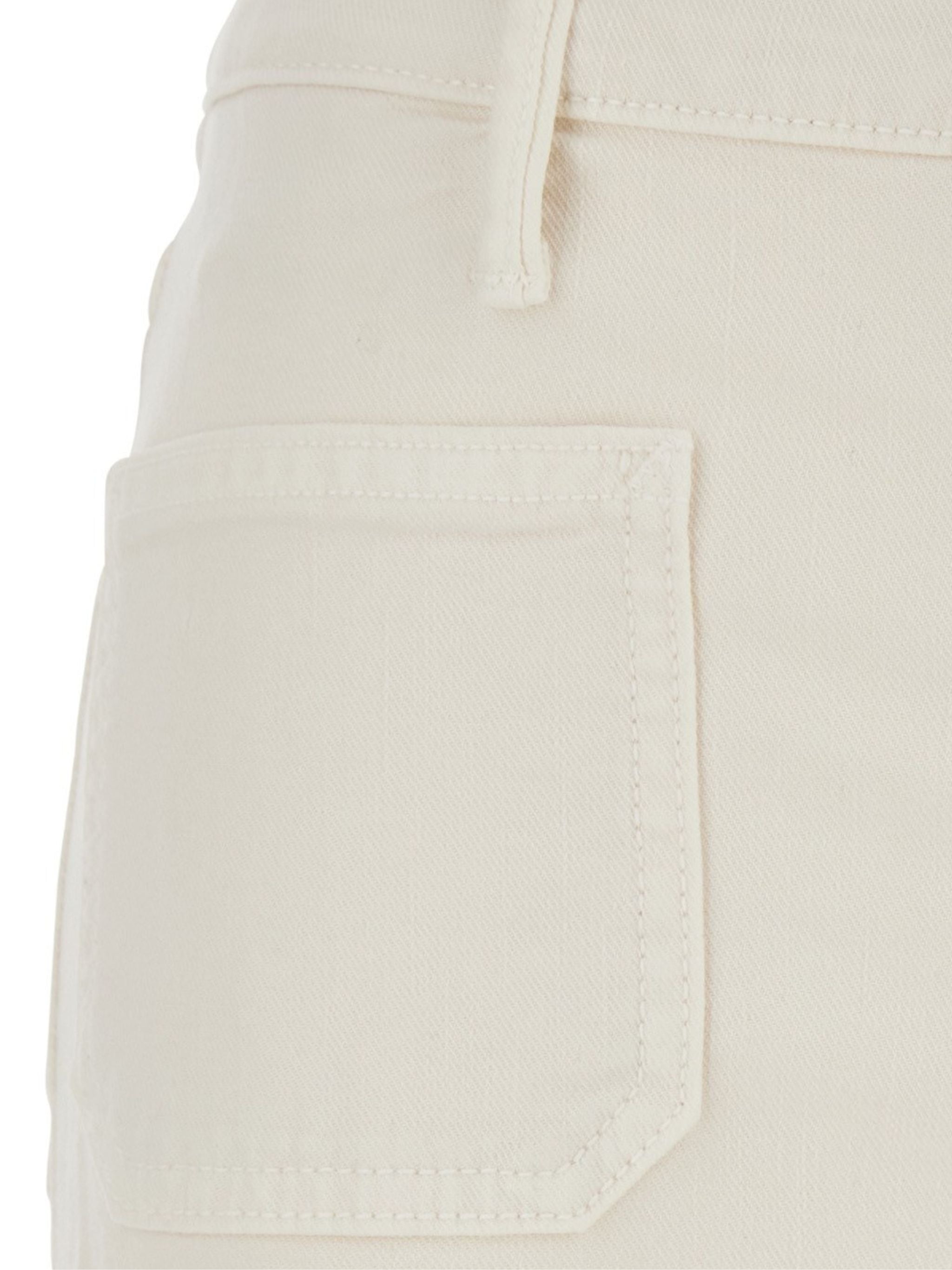 The Patch Pocket Twister Fray jeans