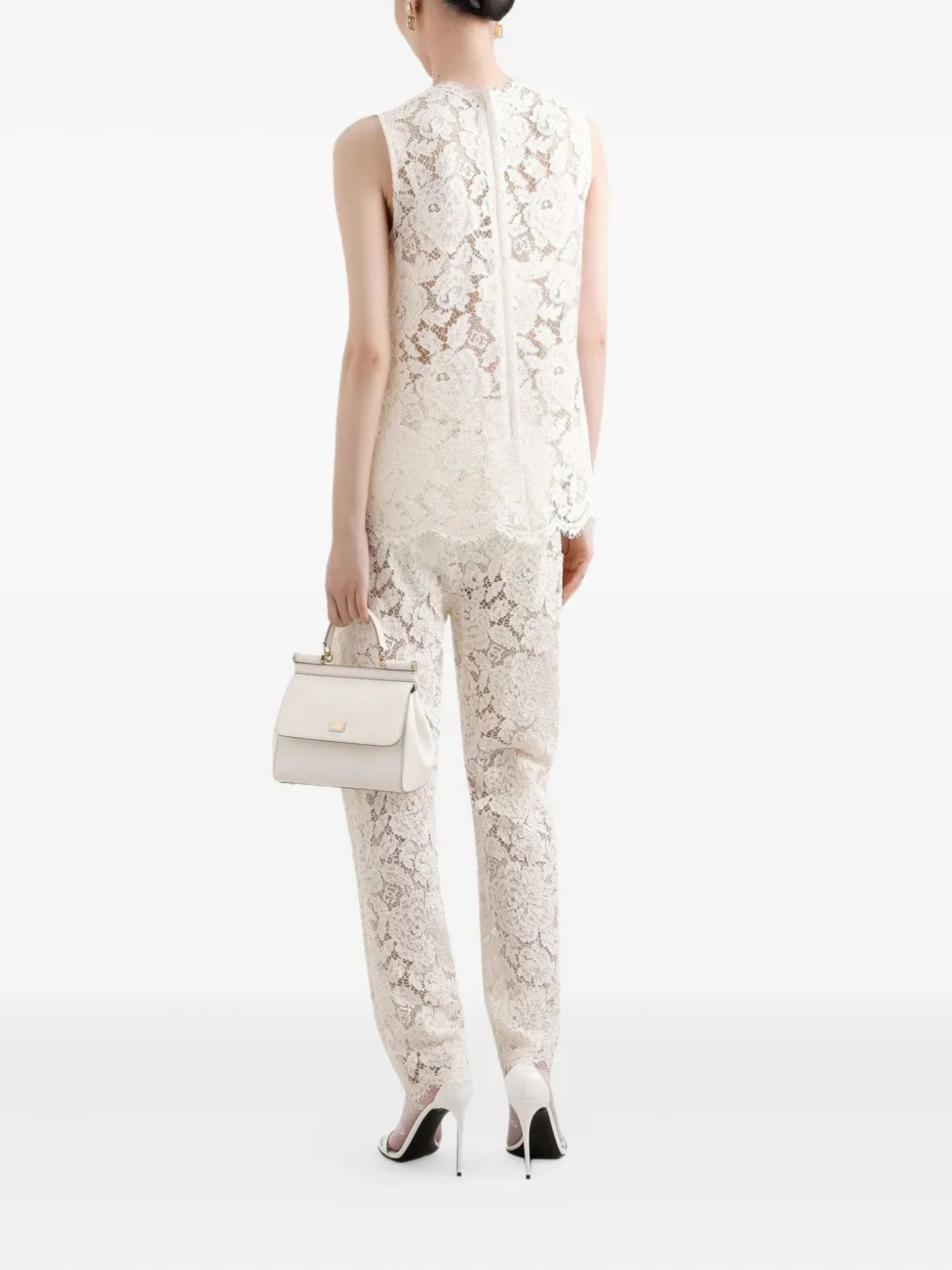 Top in pizzo cordonetto floreale
