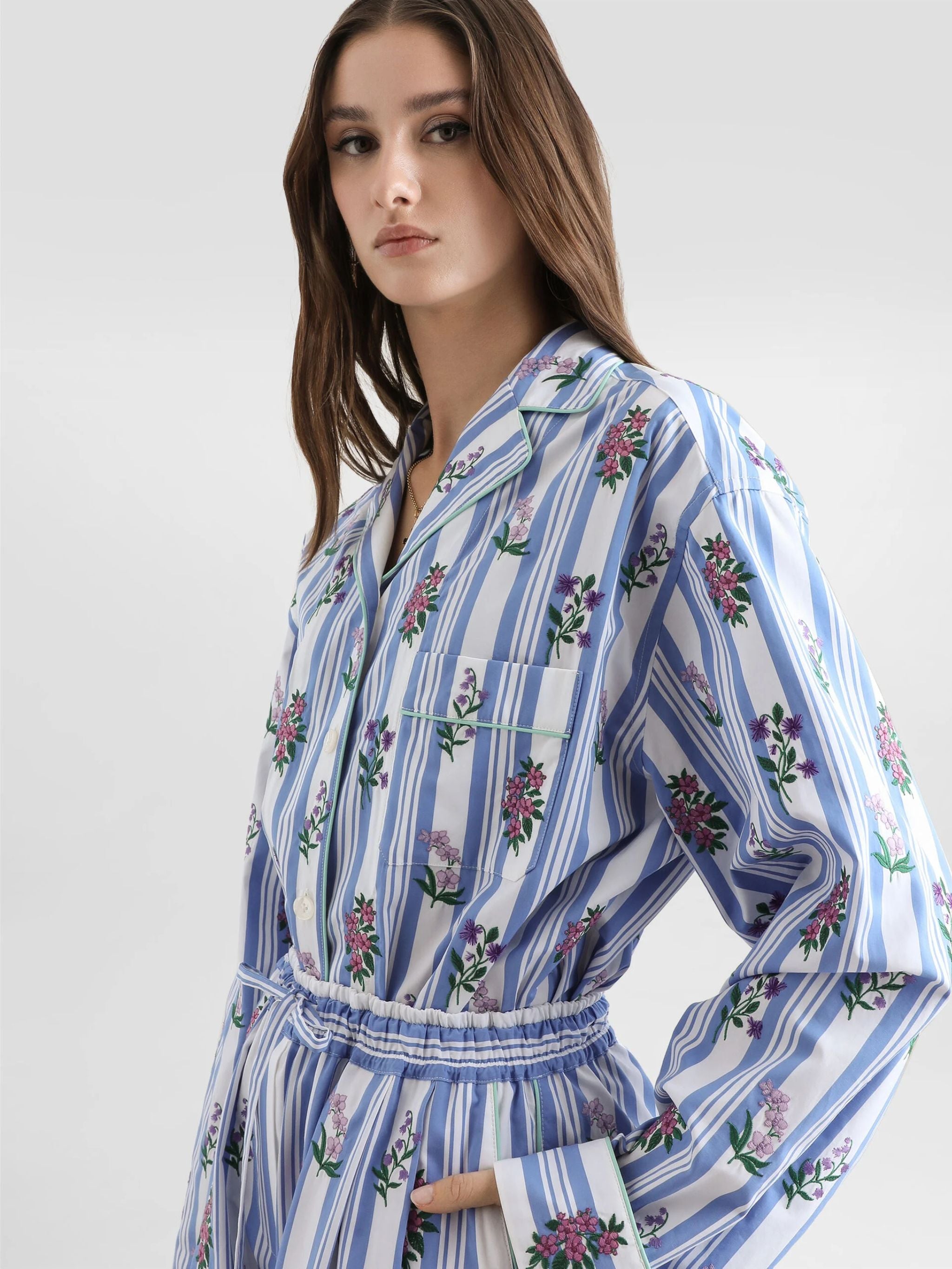 Poplin shirt with flower embroidery