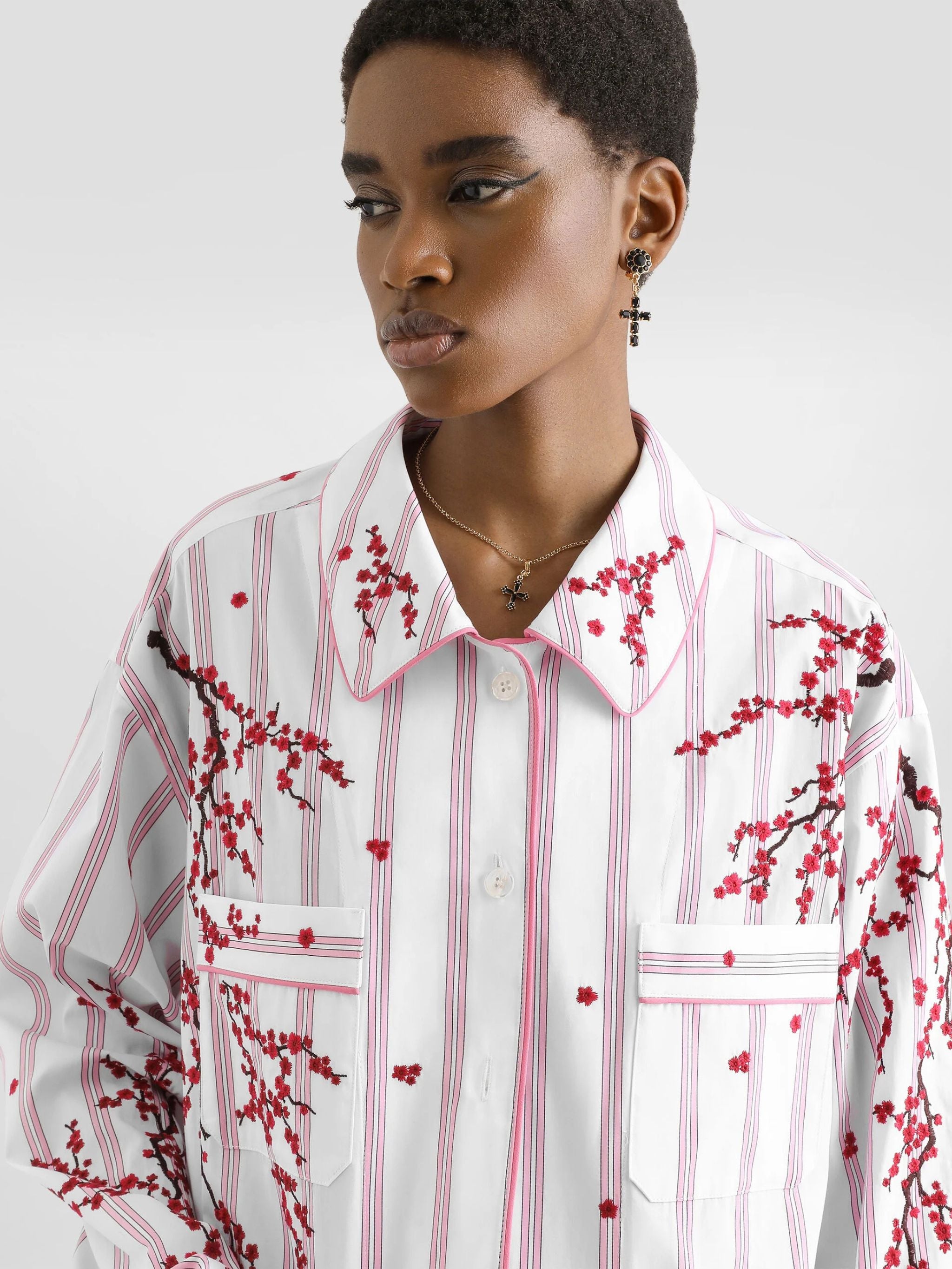Vanity shirt with flower embroidery