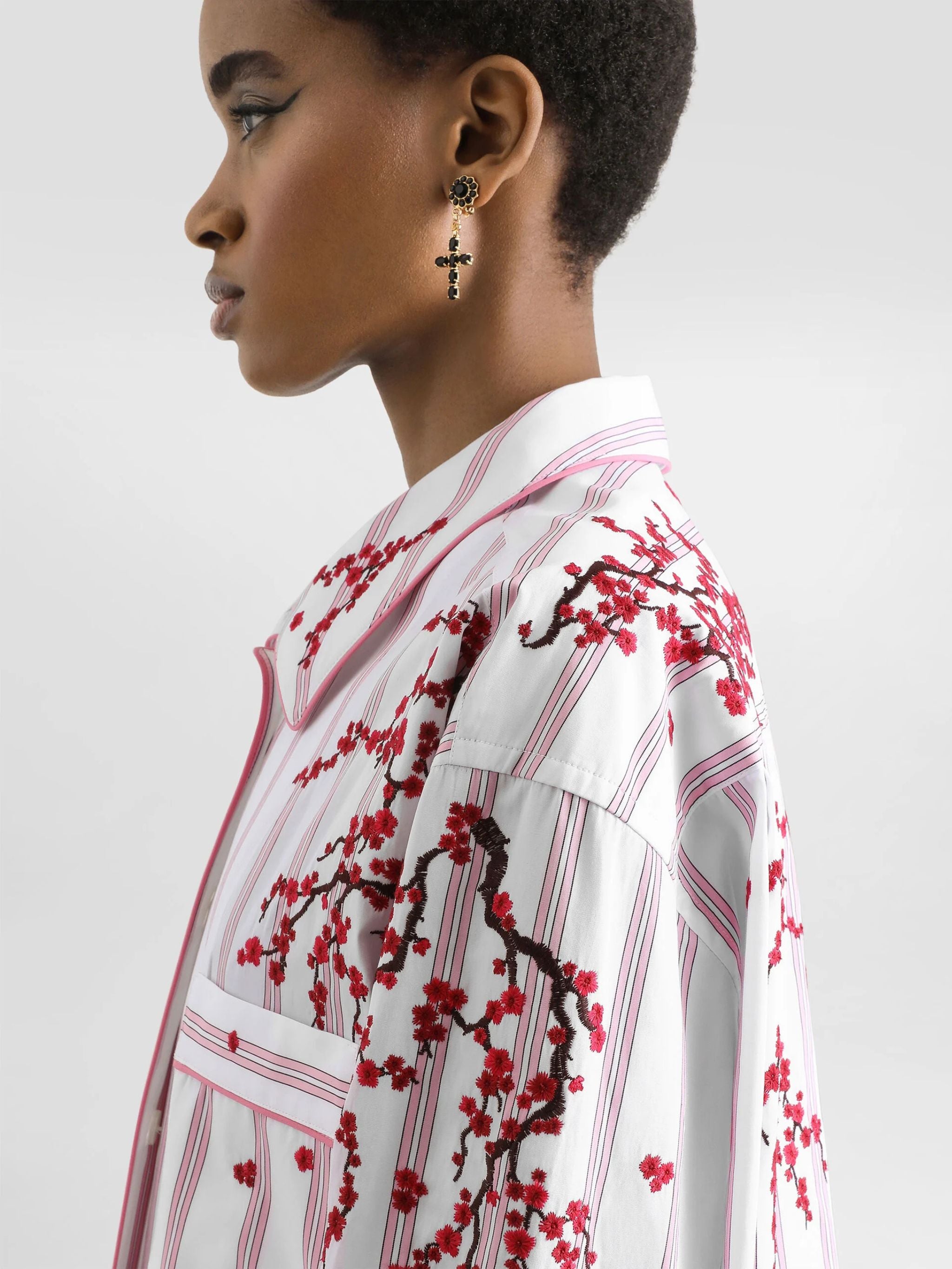 Vanity shirt with flower embroidery