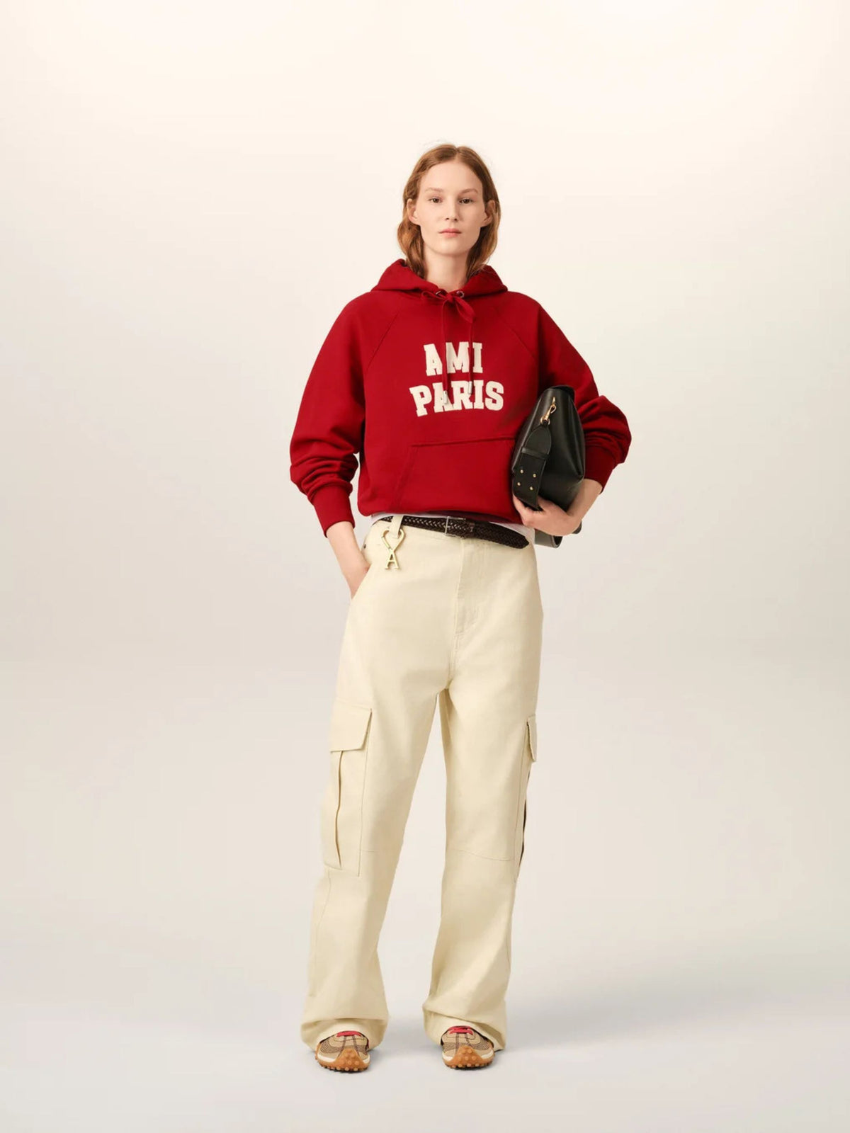 Felpa con cappuccio in cotone rosso con ricamo Ami Paris