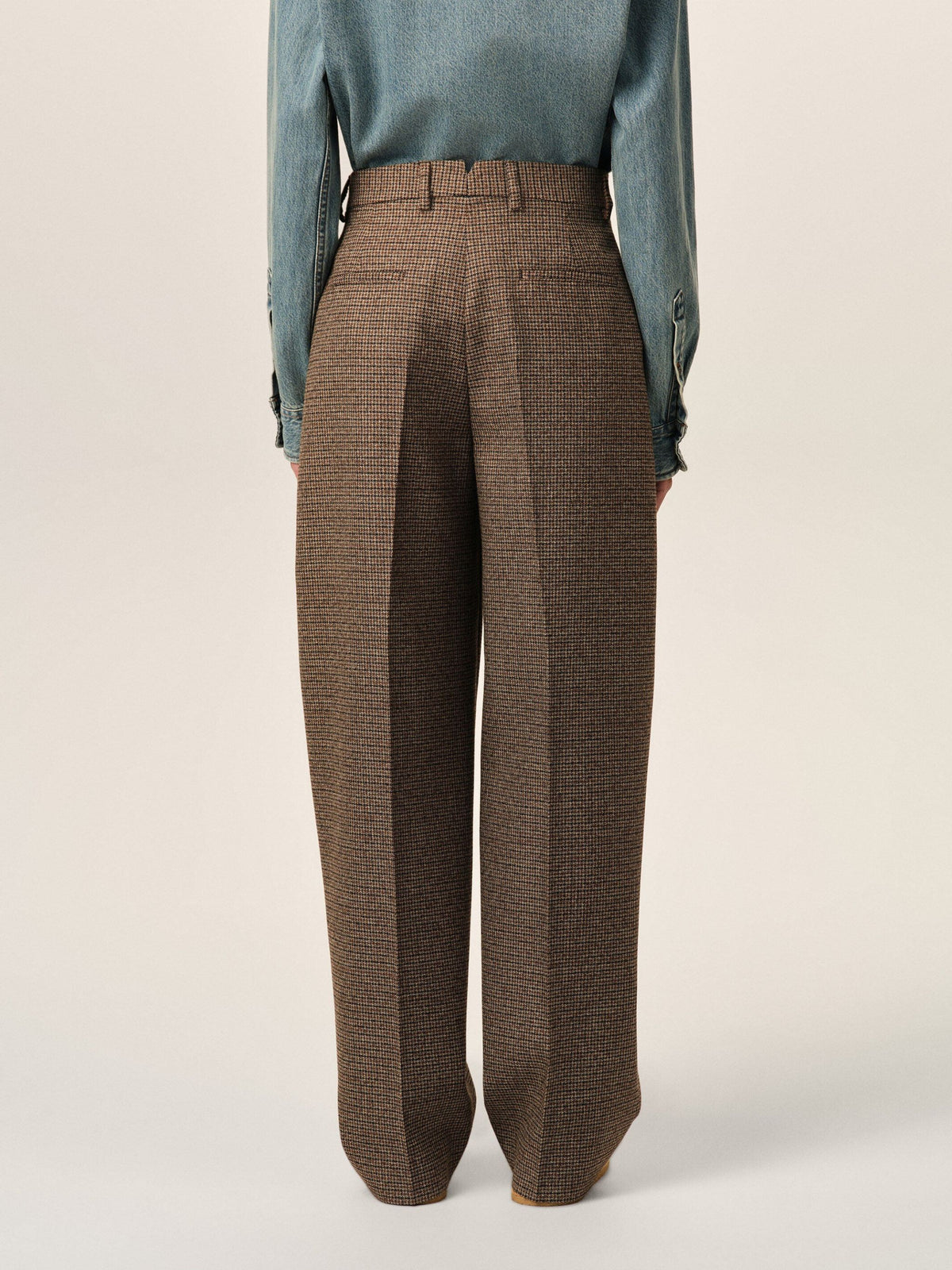 Pantaloni balloon taglio pied de poule in lana marrone