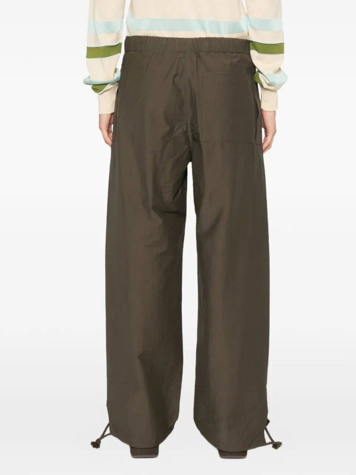 Pantaloni da ginnastica modello paracadute in verde militare