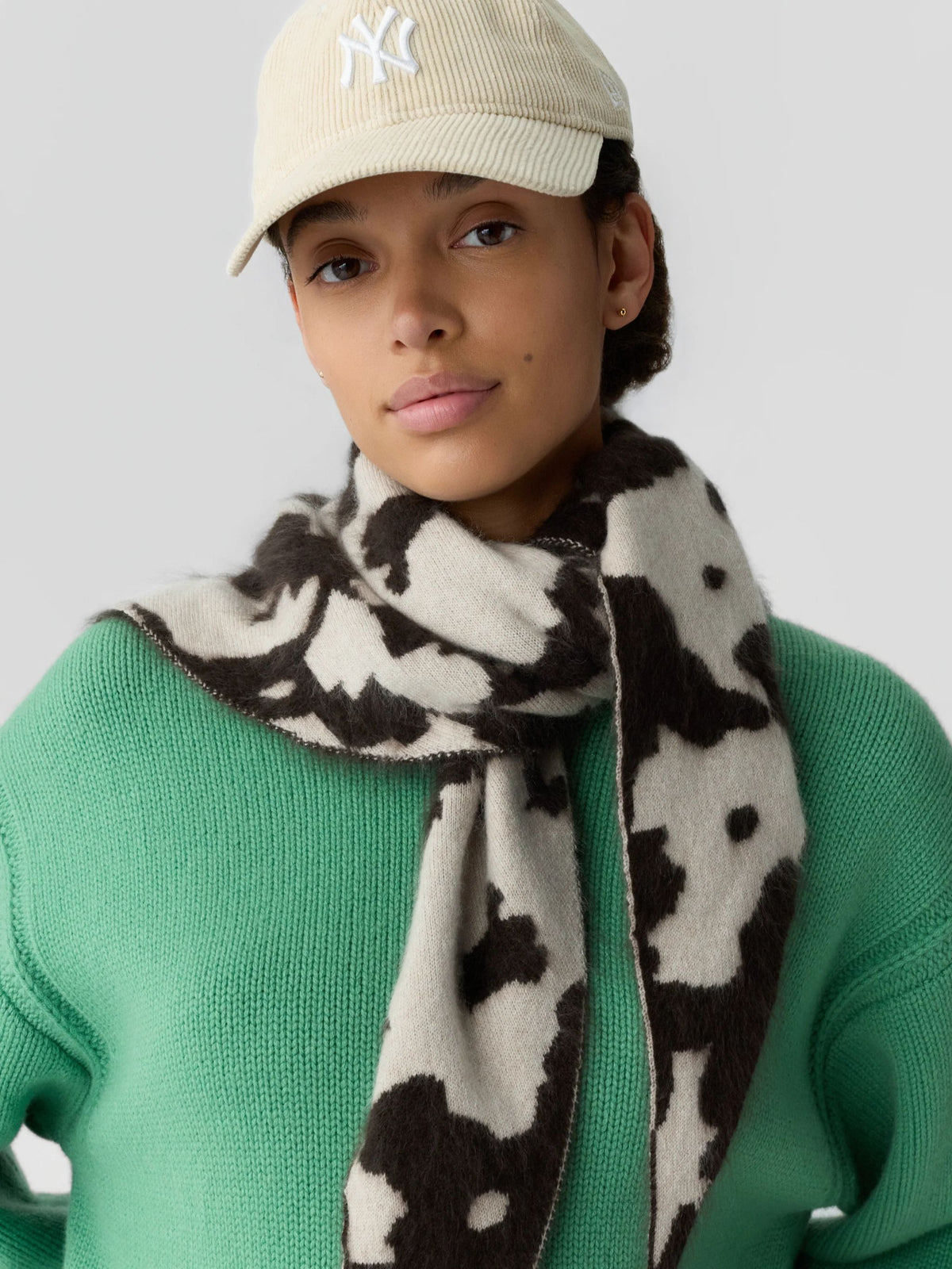 GRIZZLY COWHIDE WILD RAG