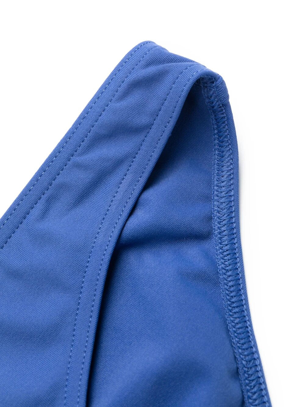 Bikini triangolo contenitivo con slip classico