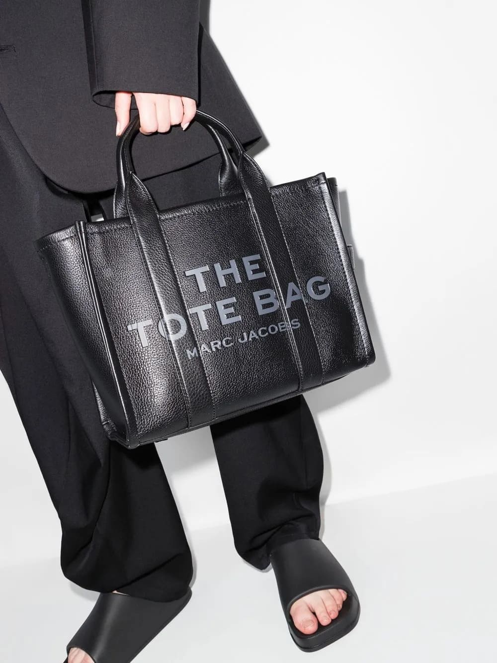 The medium tote nappa