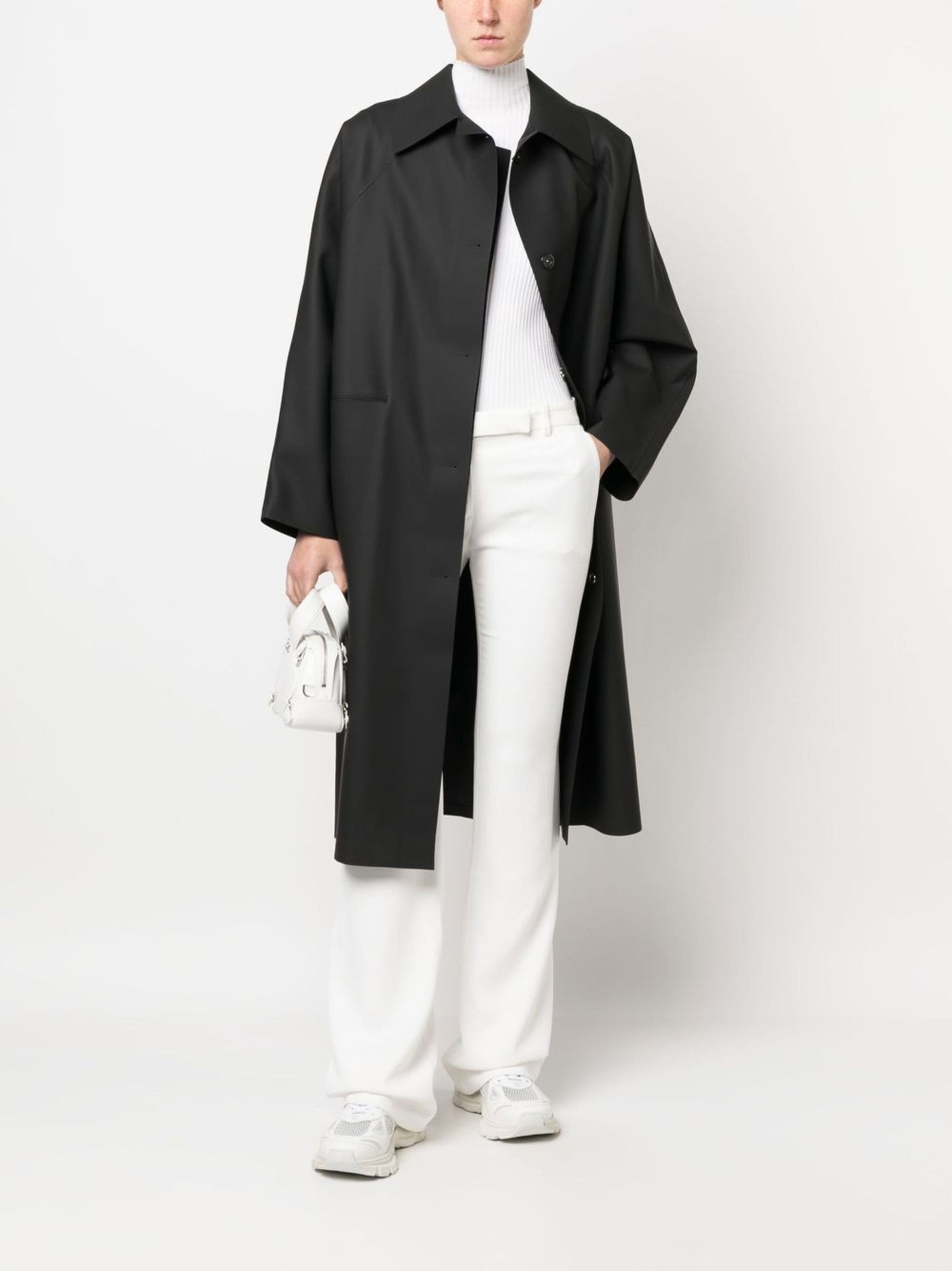 Trench in rubber