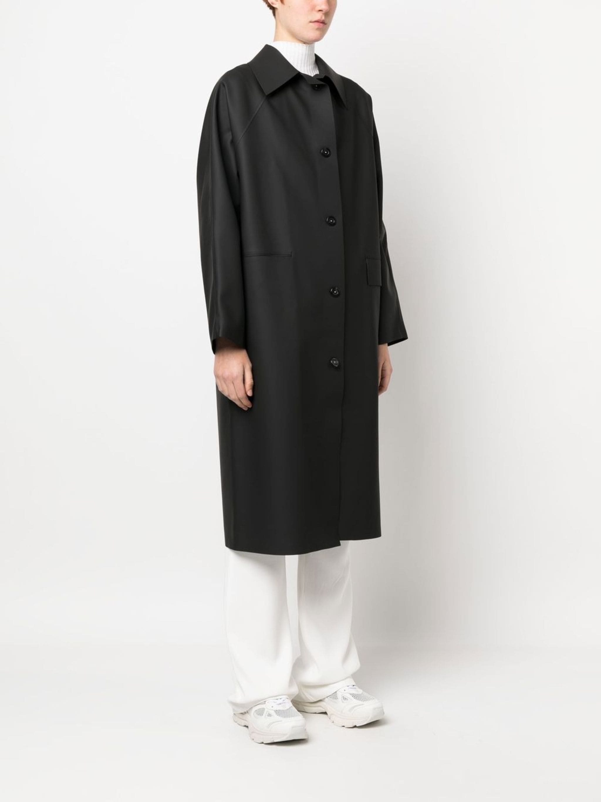 Trench in rubber