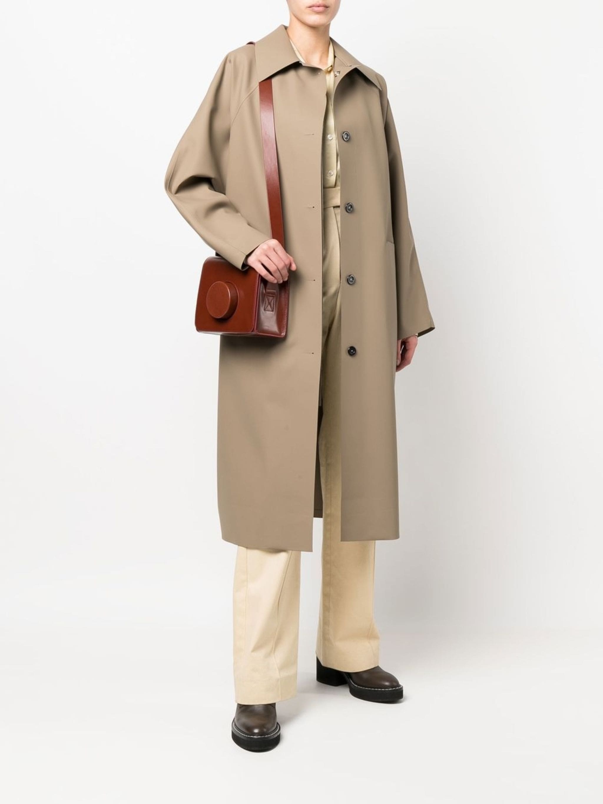 Trench in rubber