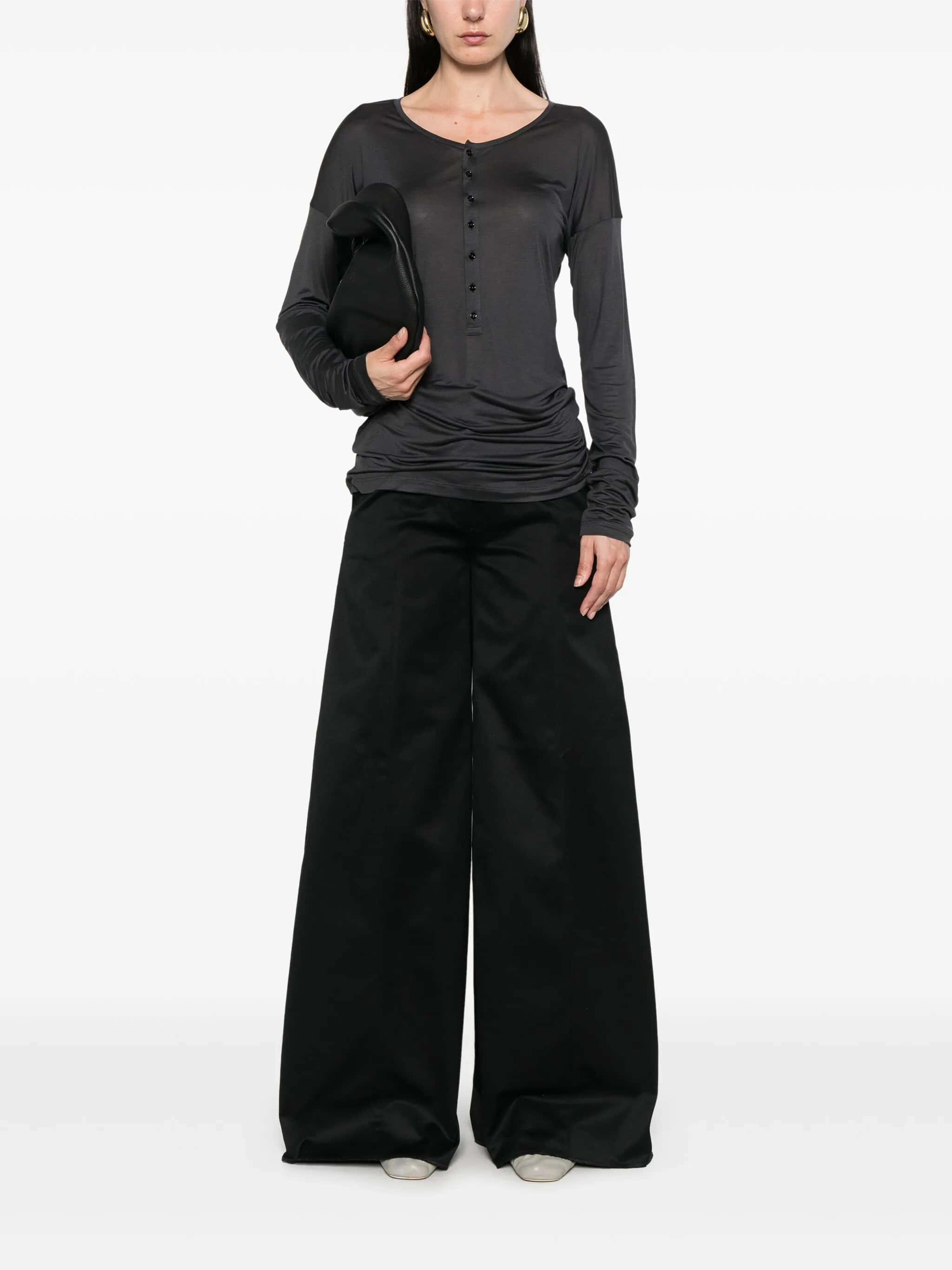 Long sleeve buttoned top