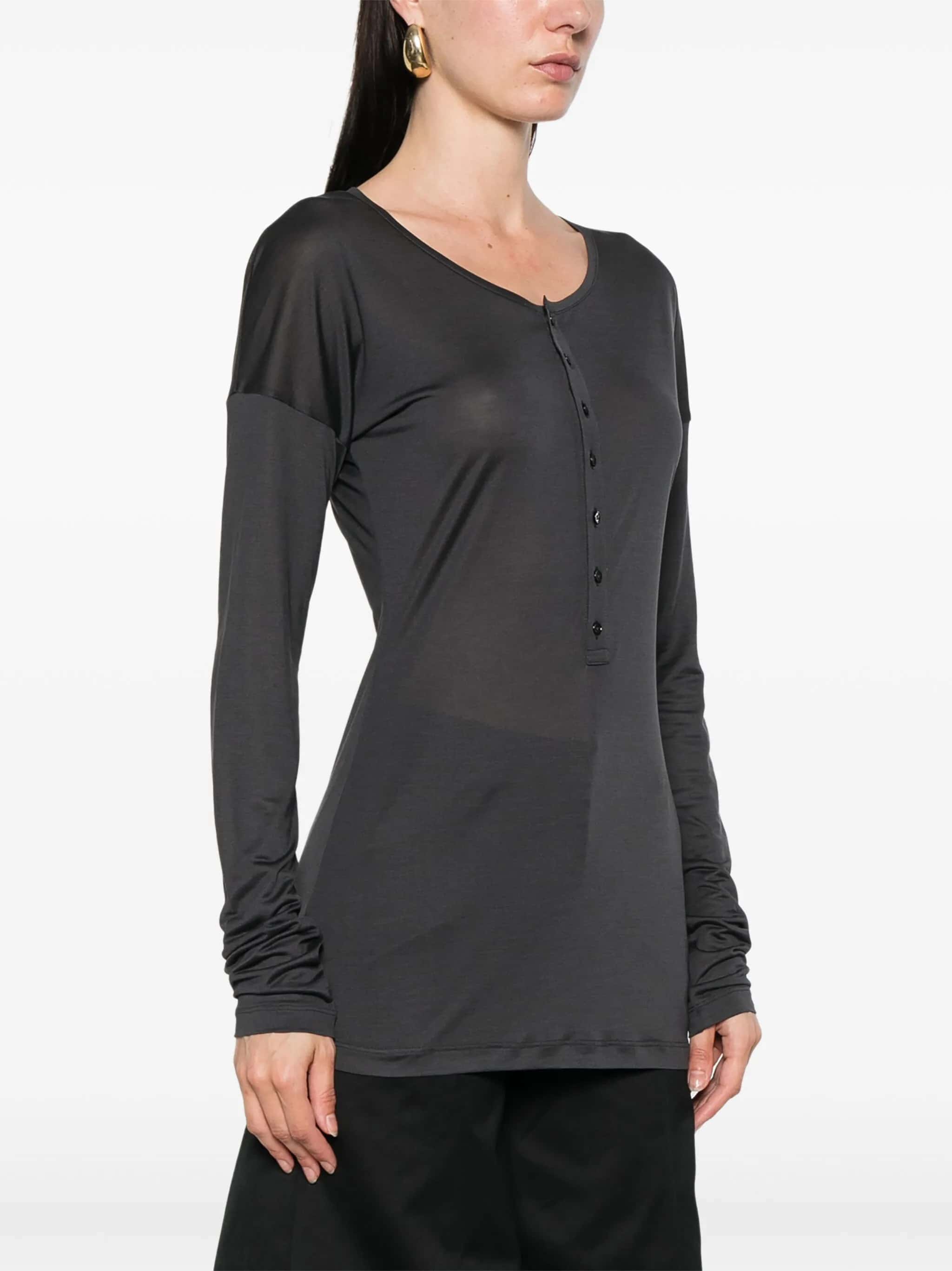 Long sleeve buttoned top
