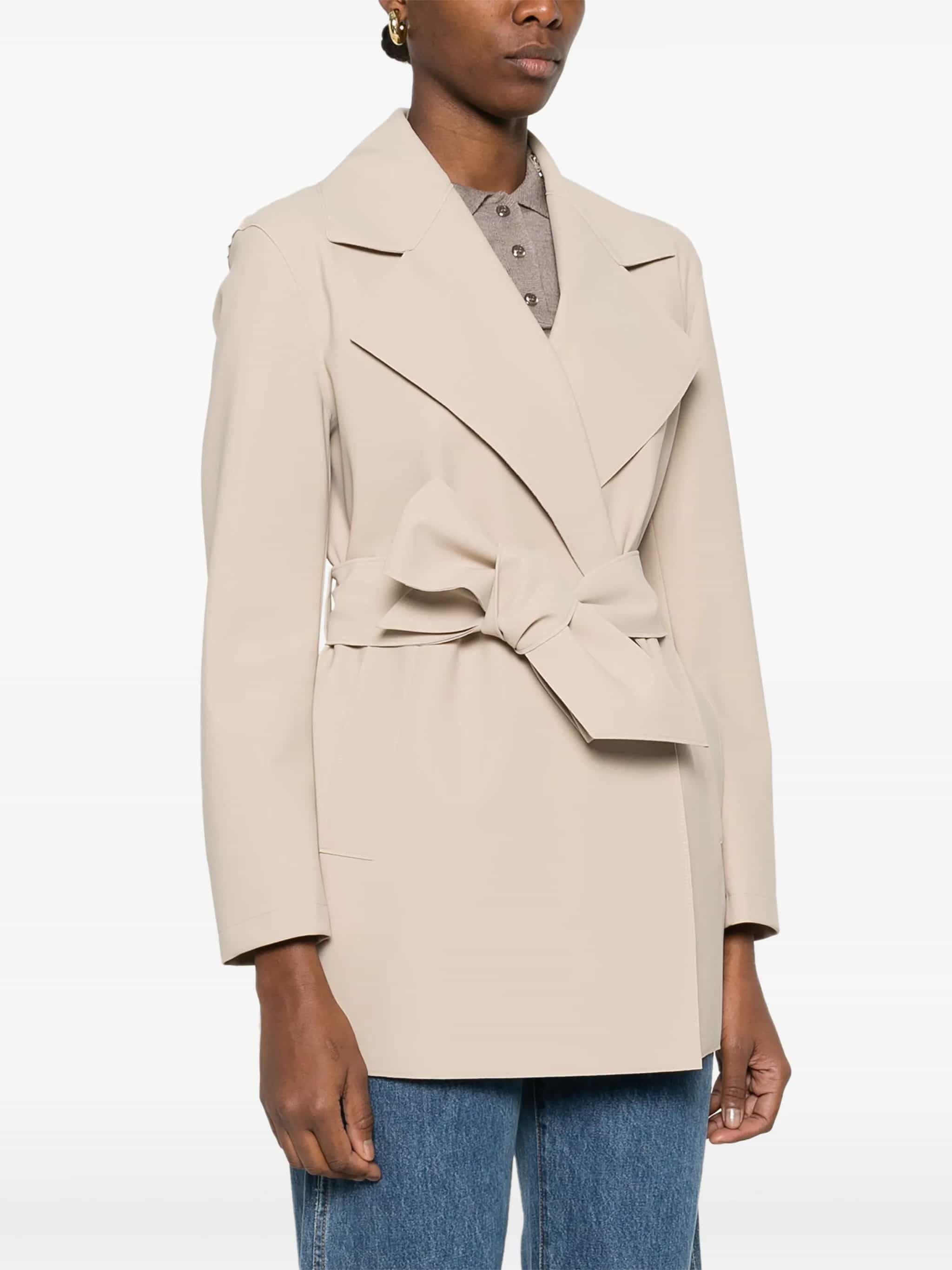 Trench corto con cintura