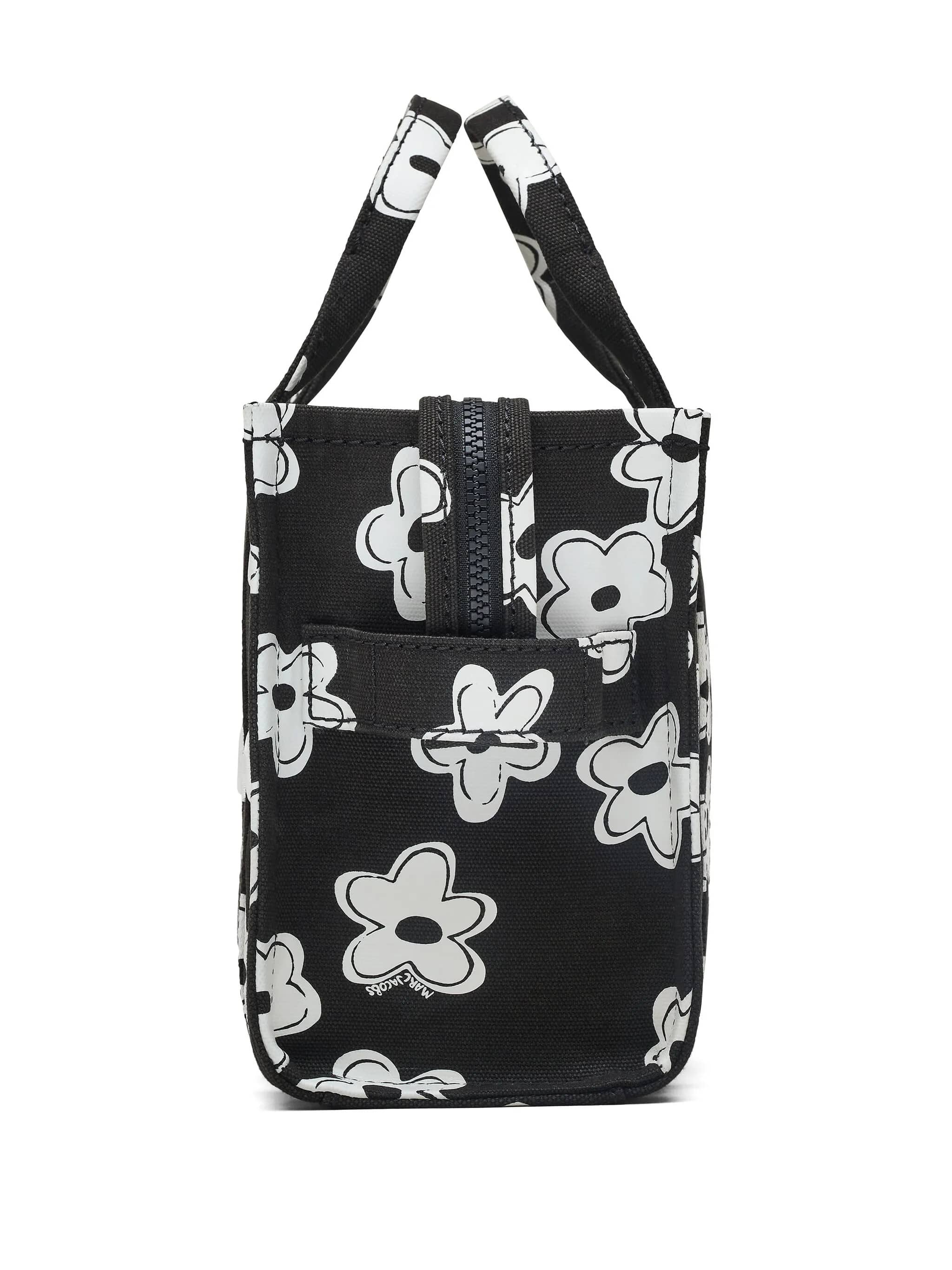 The small tote dasy