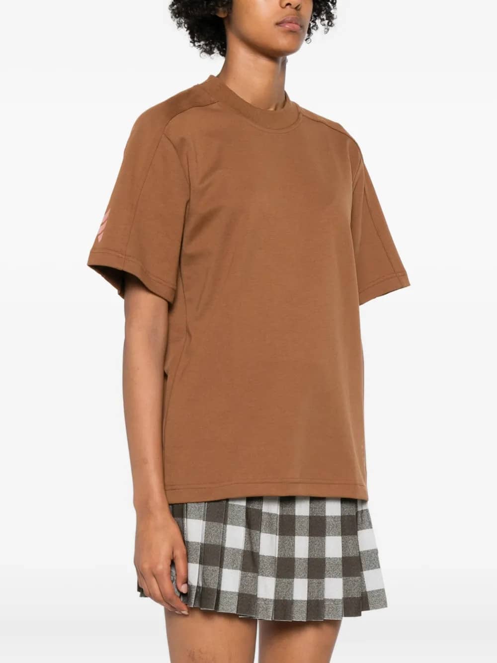 T SHIRT OVER LOGO