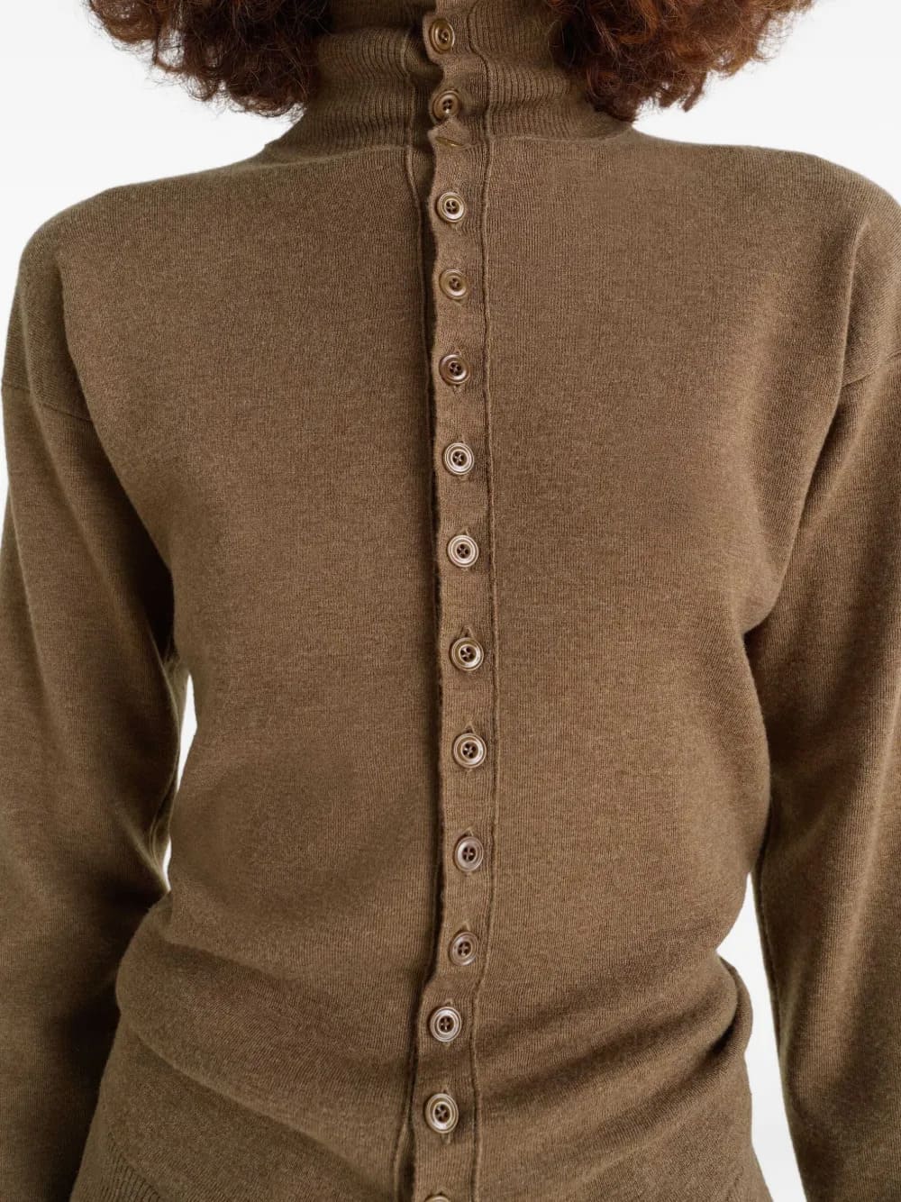 BUTTONED FITTED CARDIGAN