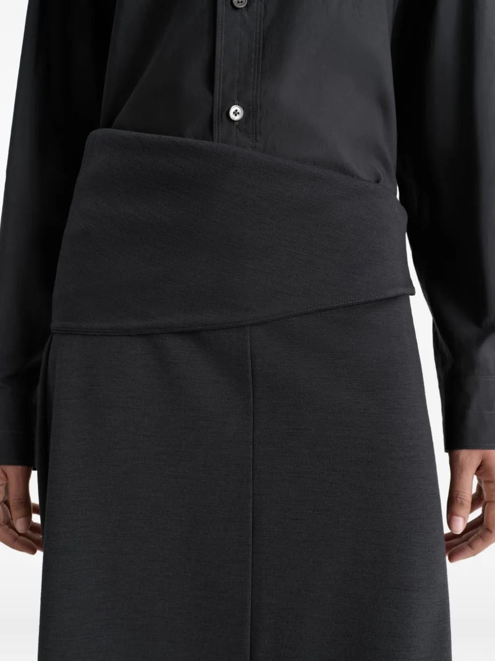 TWISTED HEMSKIRT