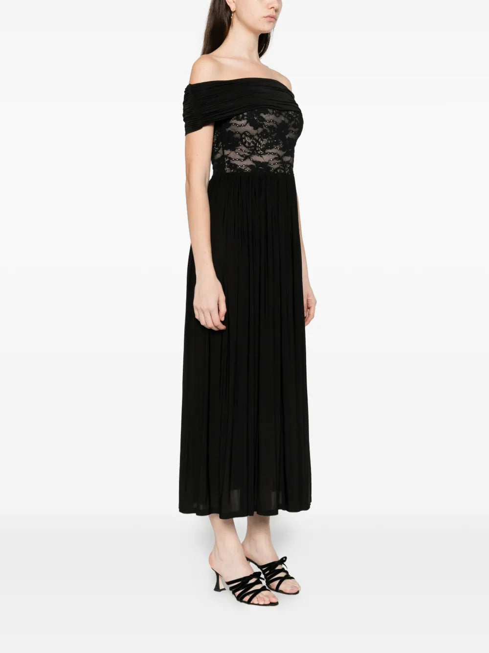 Abito lungo nero con scollo bardot