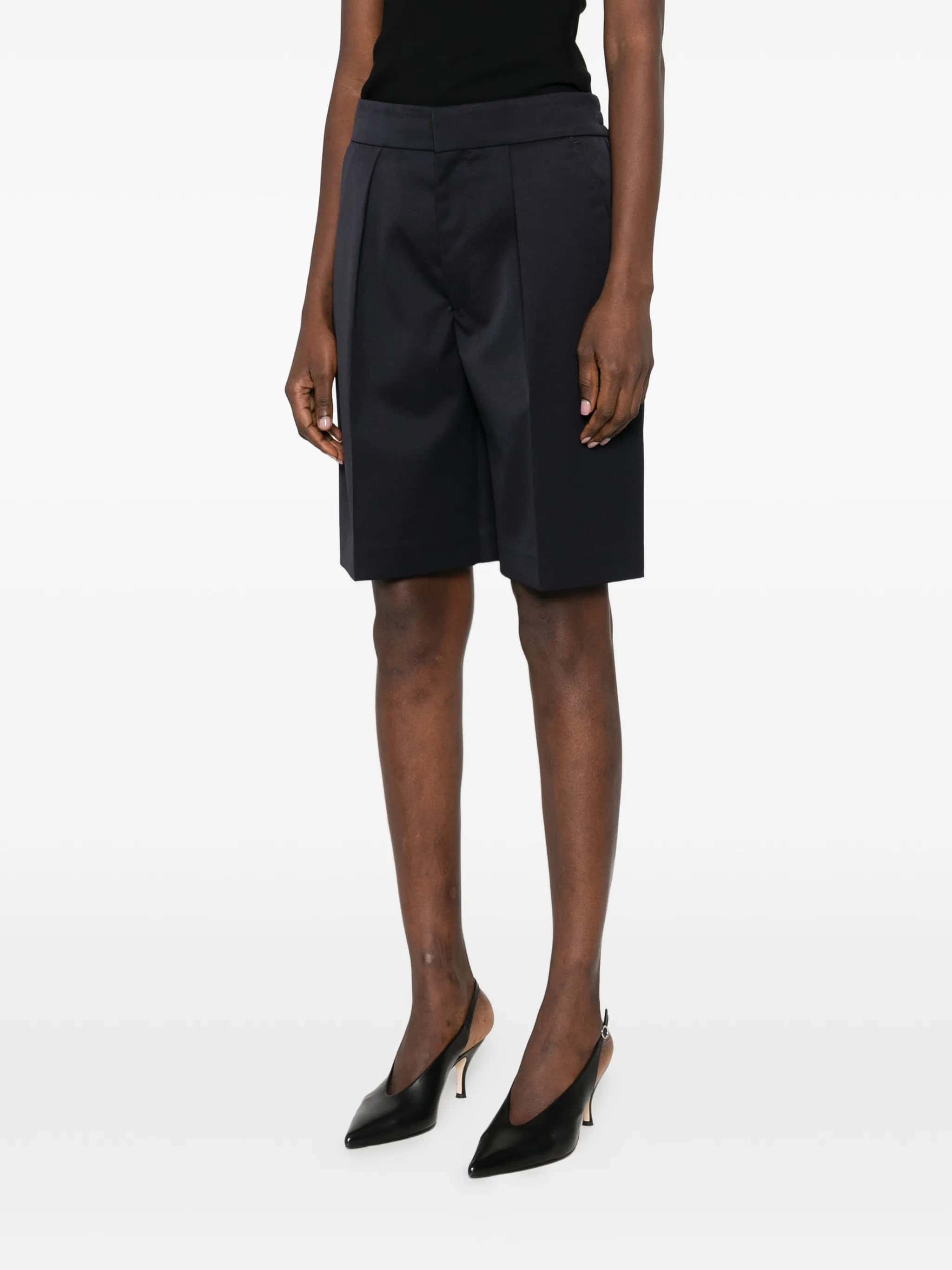 Shorts con pieghe frontali