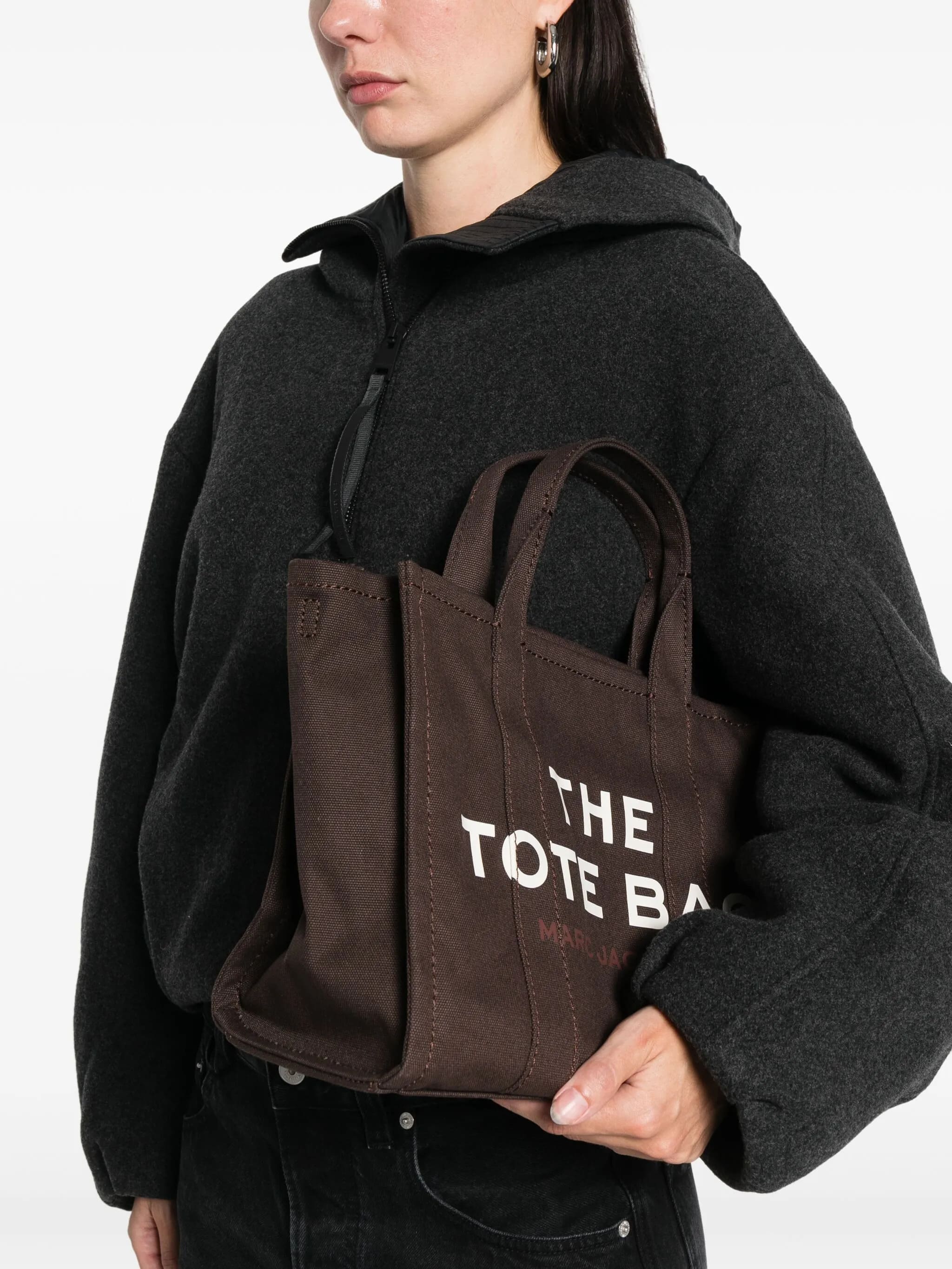 THE MEDIUM TOTE