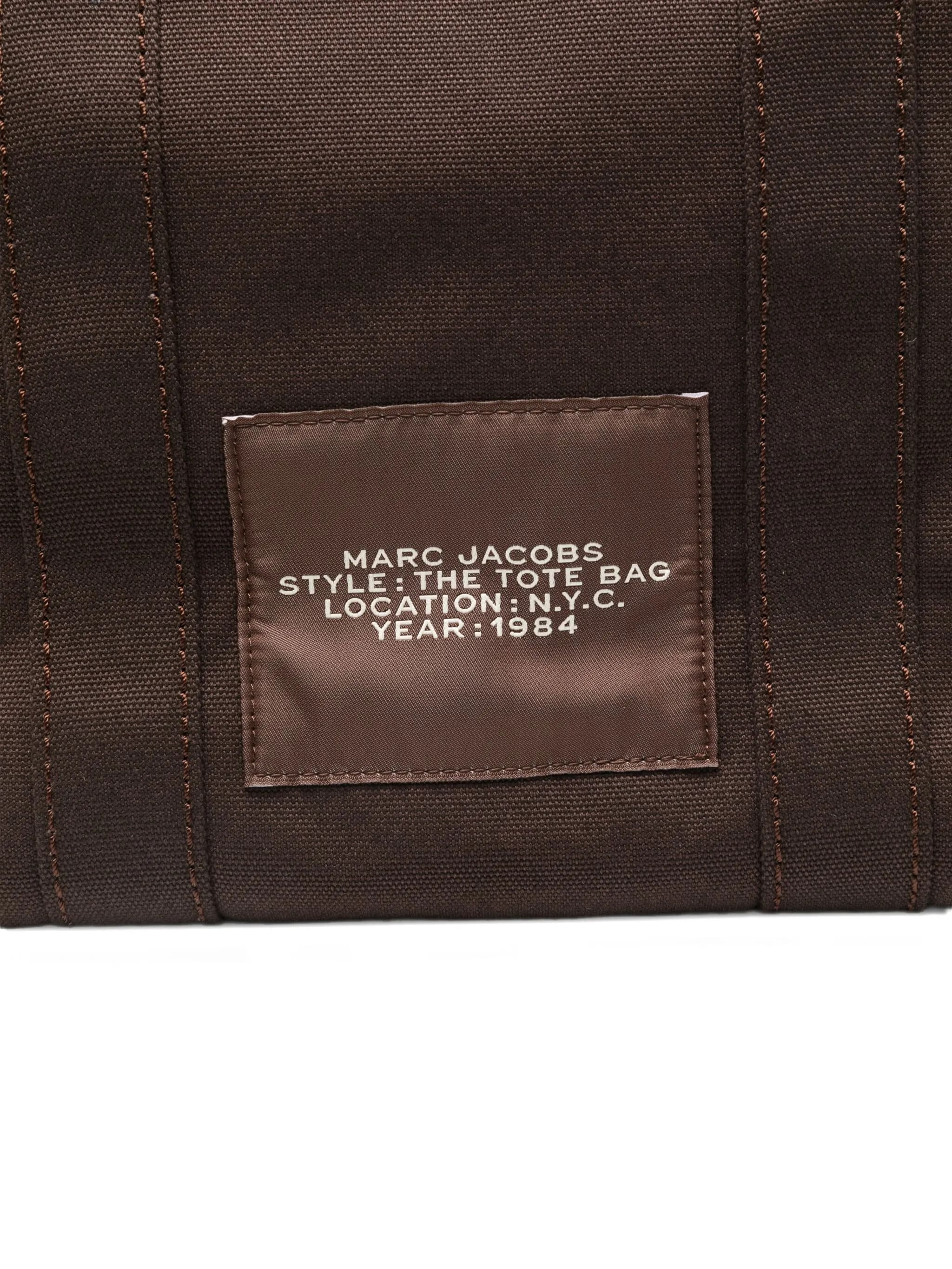 THE MEDIUM TOTE