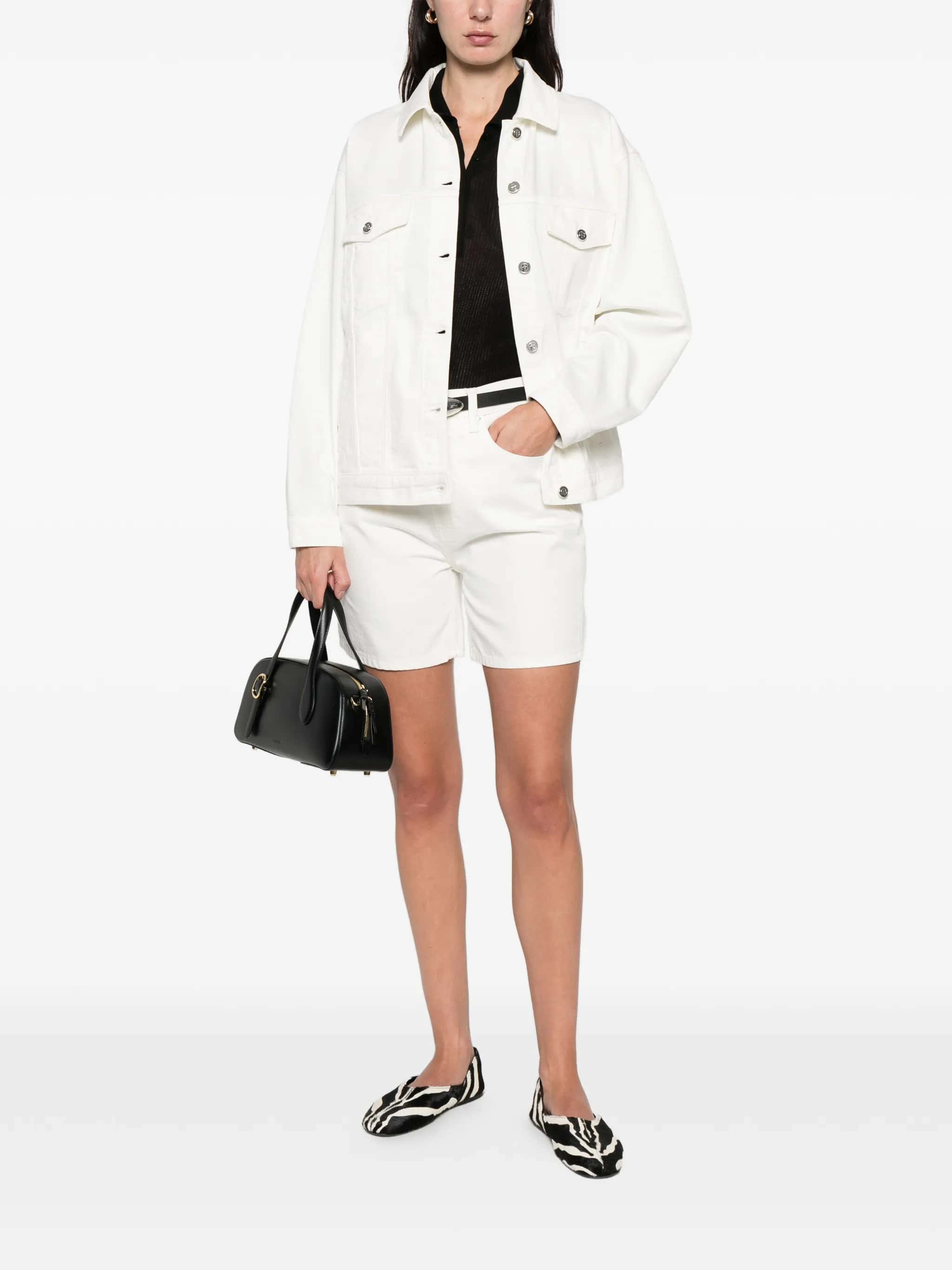 Shorts con bottoni