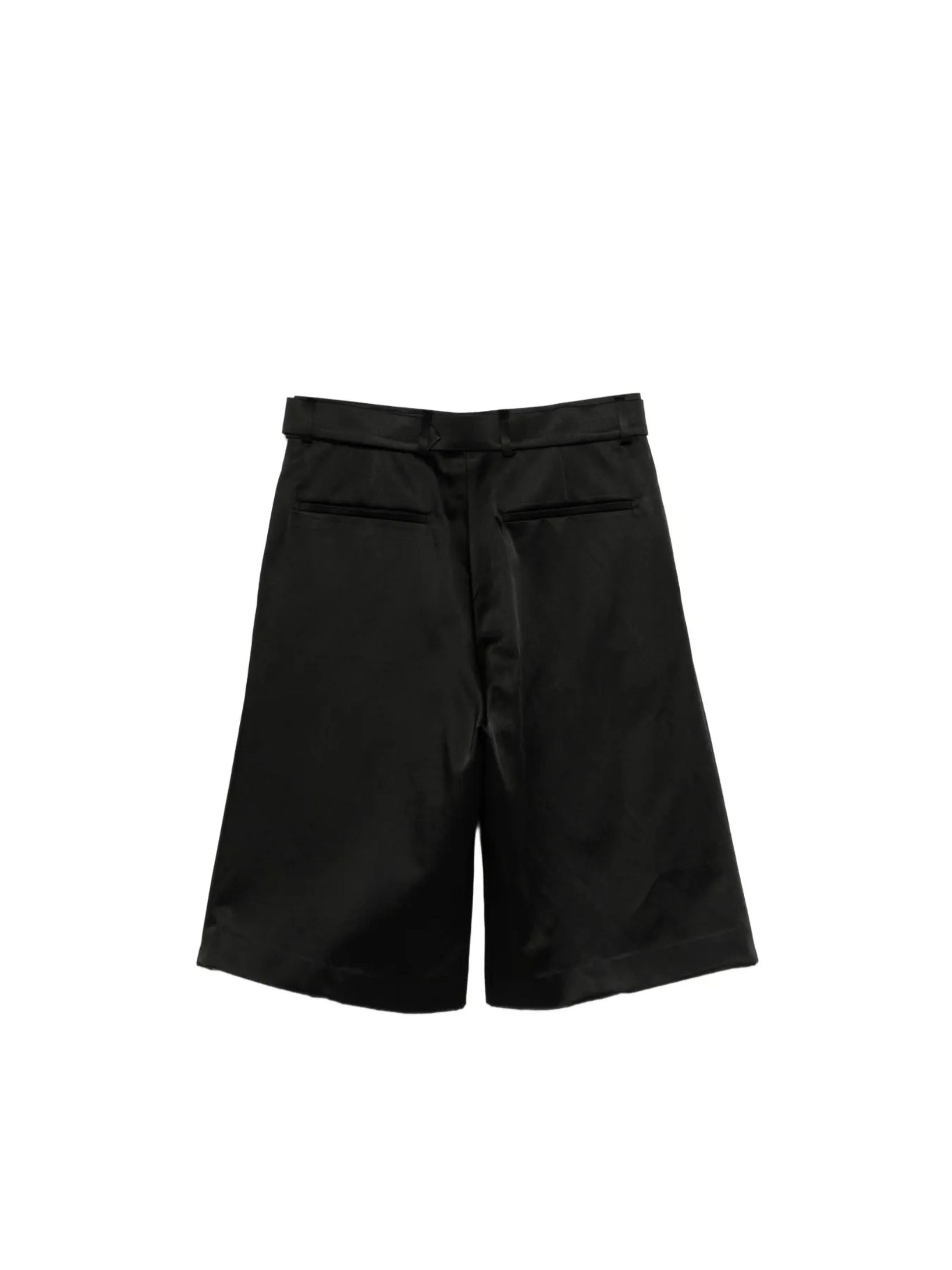 Shorts a gamba larga con cintura