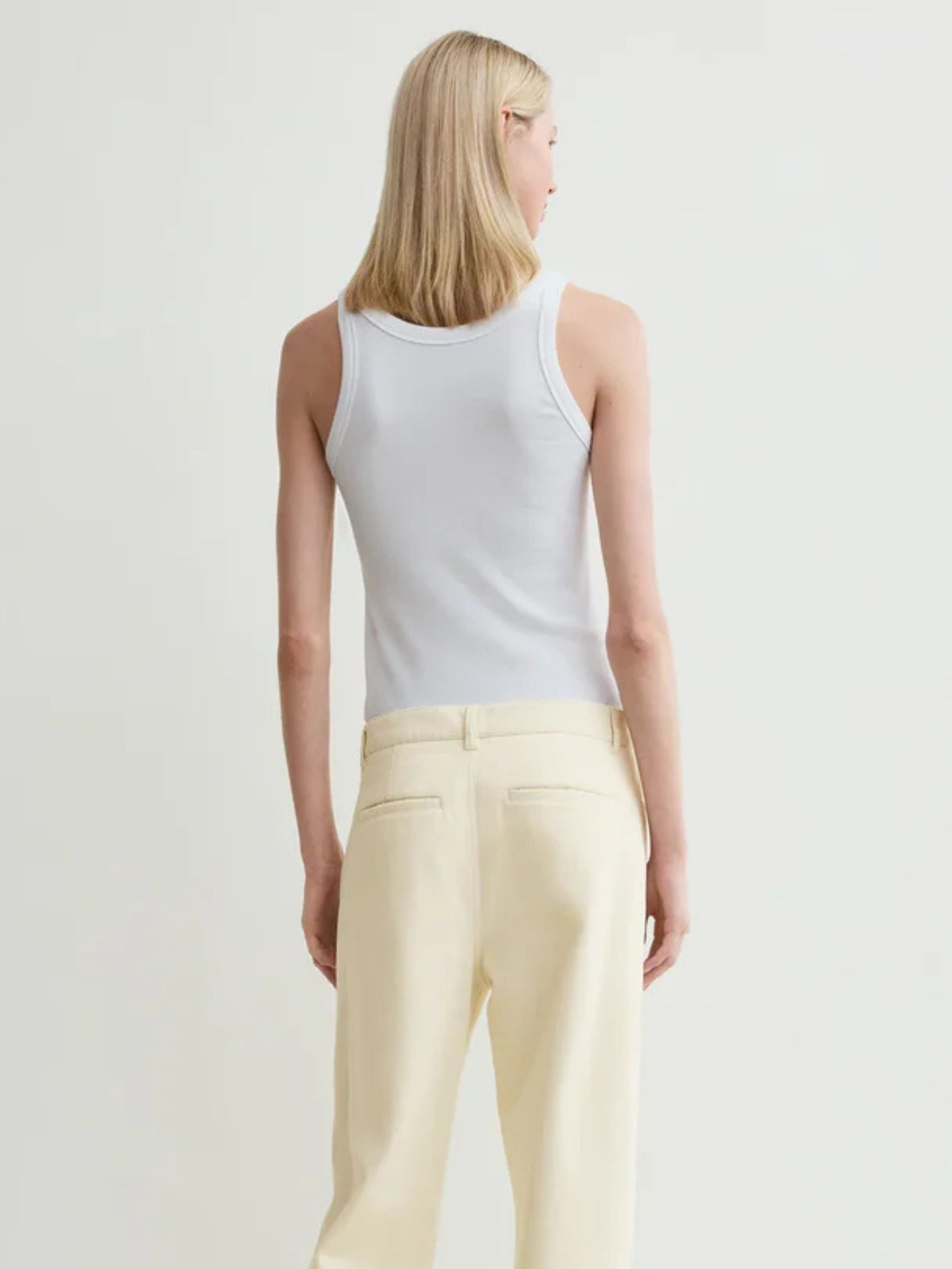 CURVED RIB TANK