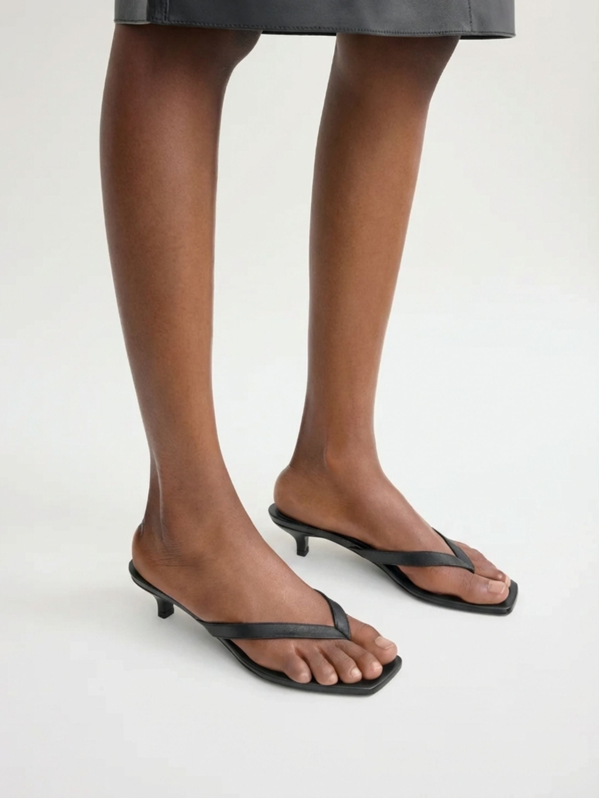 FLIP FLOPS IN PELLE CON TACCO