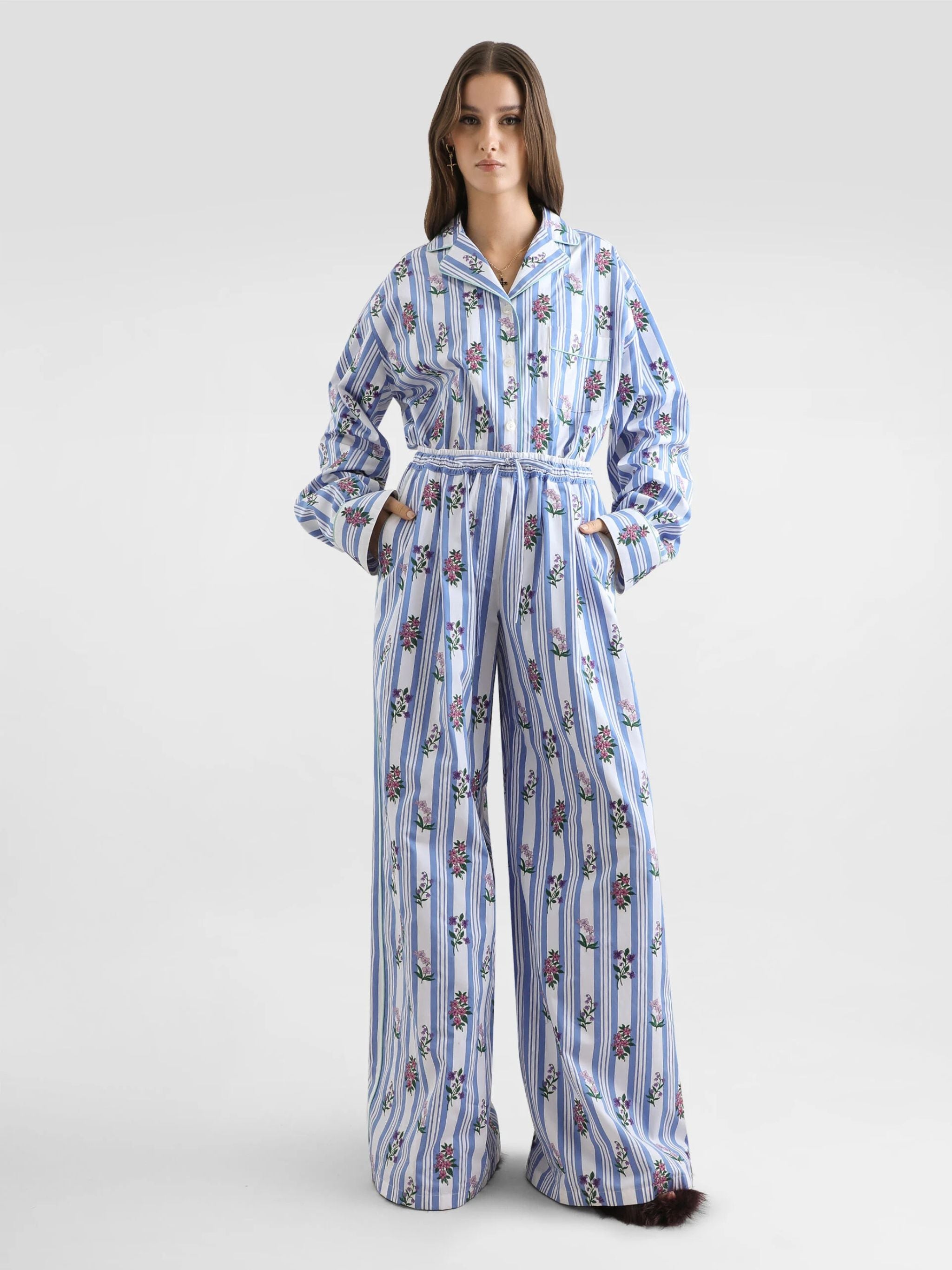 Poplin shirt with flower embroidery