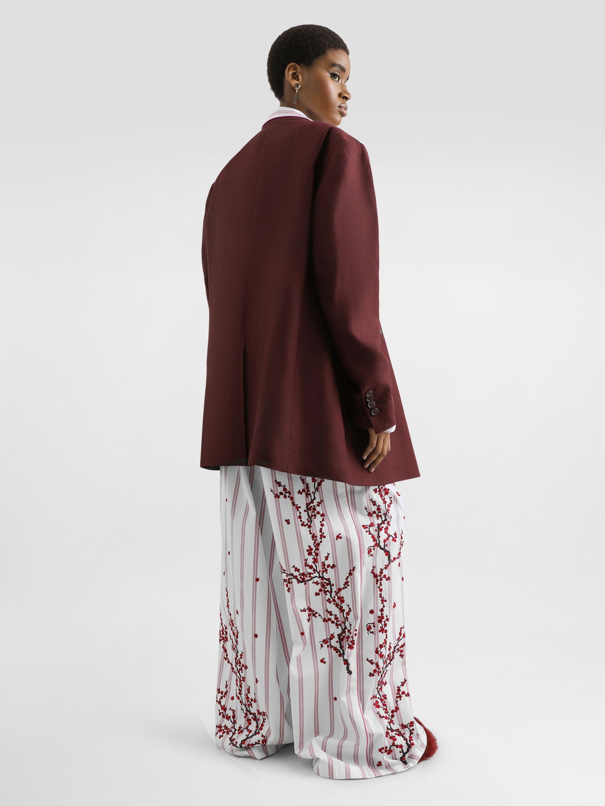 Vanity shirt with flower embroidery