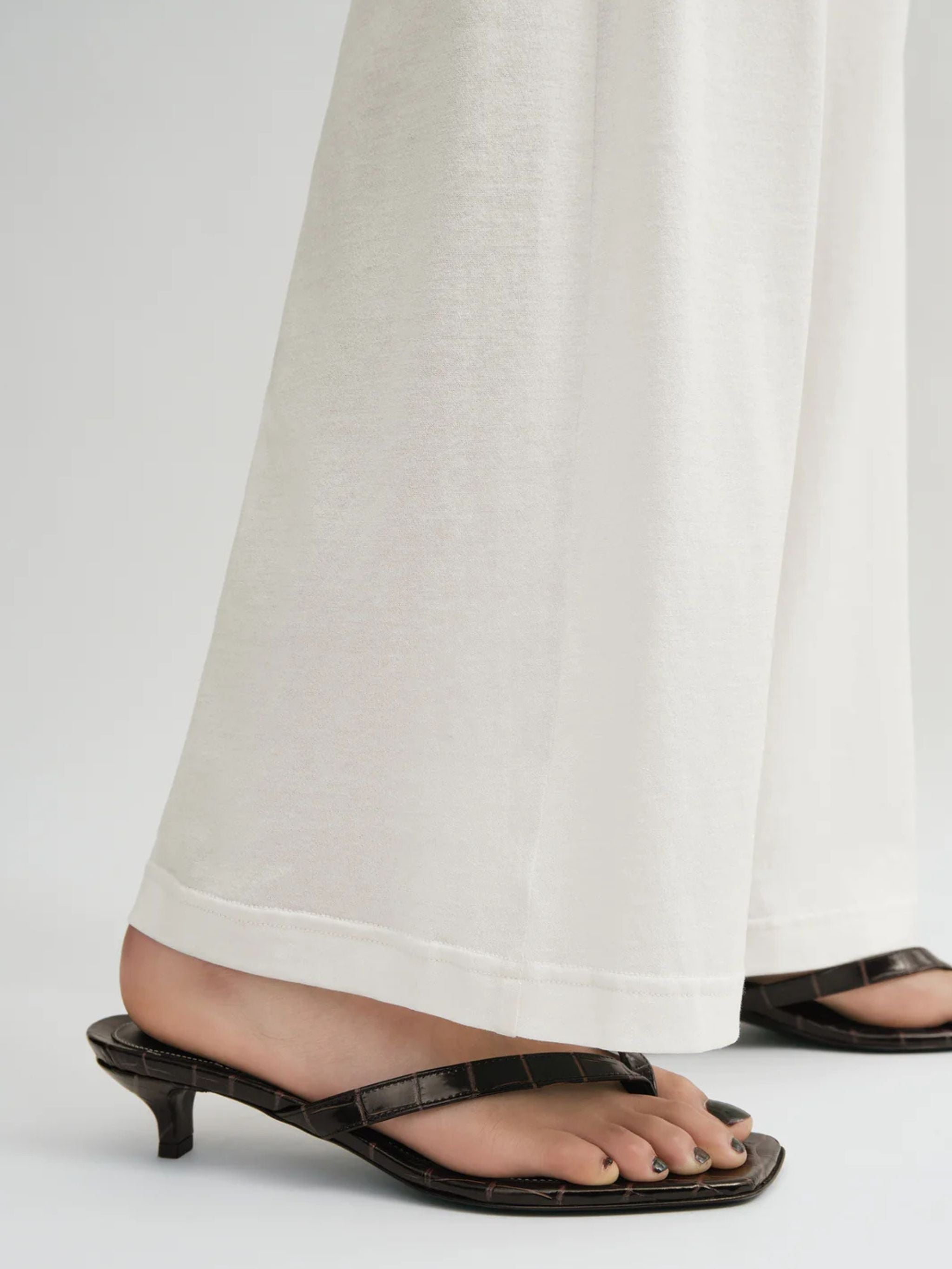 CROCO EMBOSSED HEELED FLIP FLOP