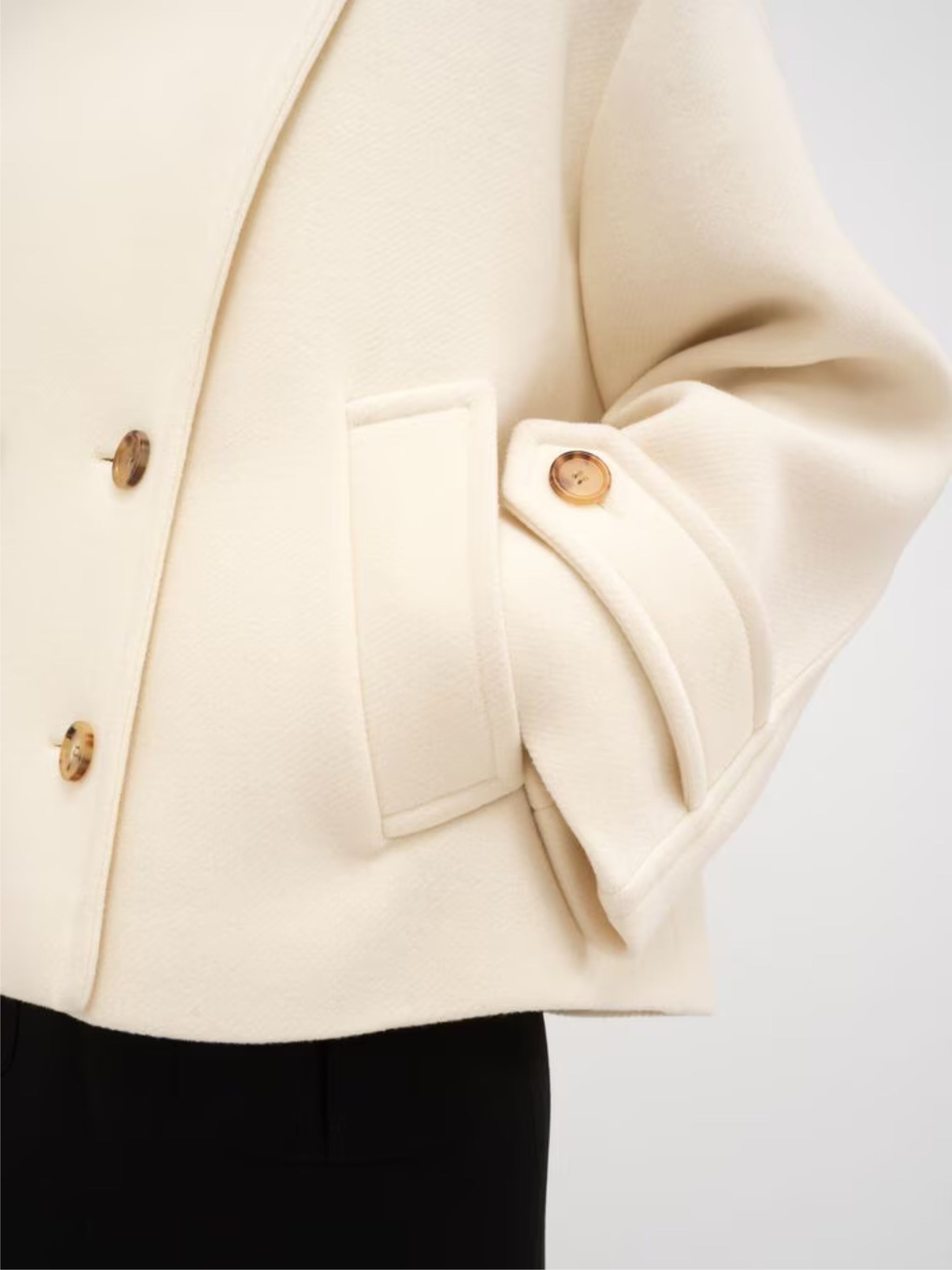 Cappotto corto oversize in lana