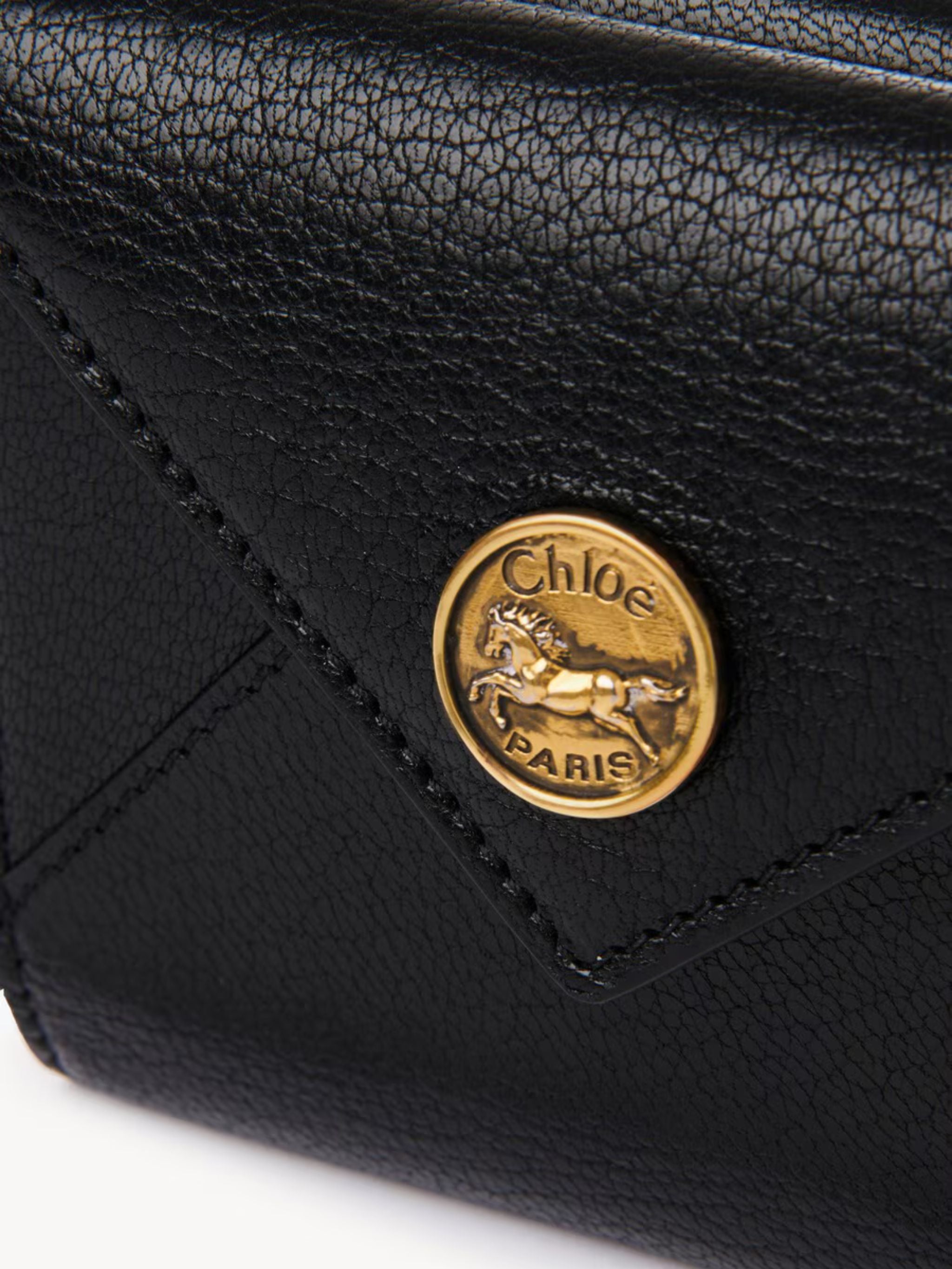 Portafoglio trifold piccolo Envelope in pelle granata Black