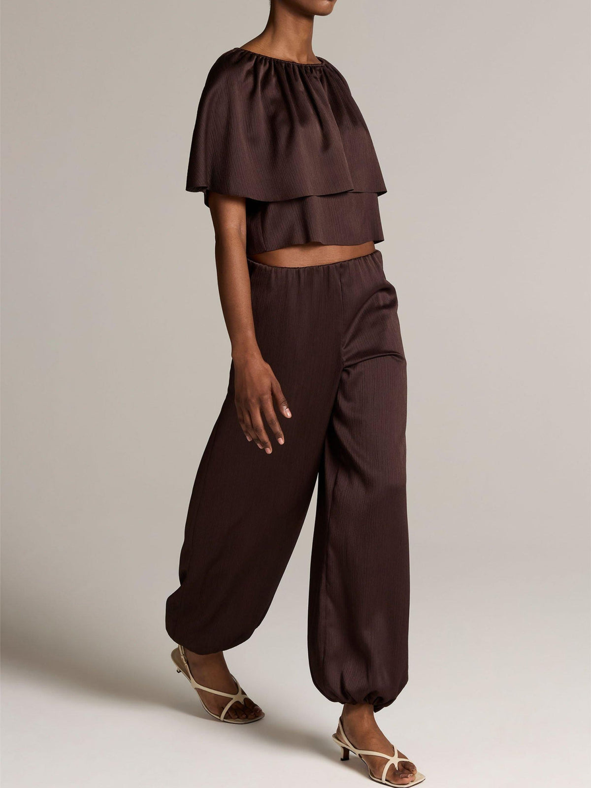 MID WAIST PLISSE PANTS