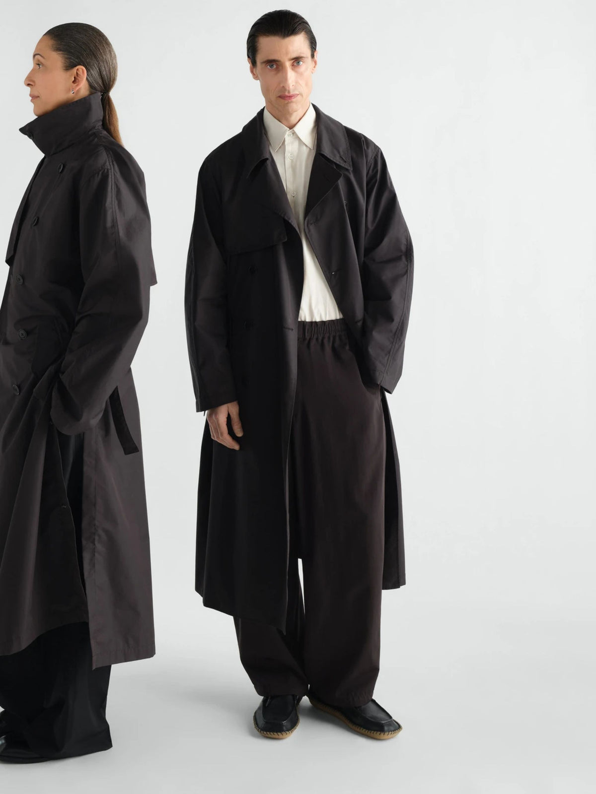 LIGHT TRENCH COAT
