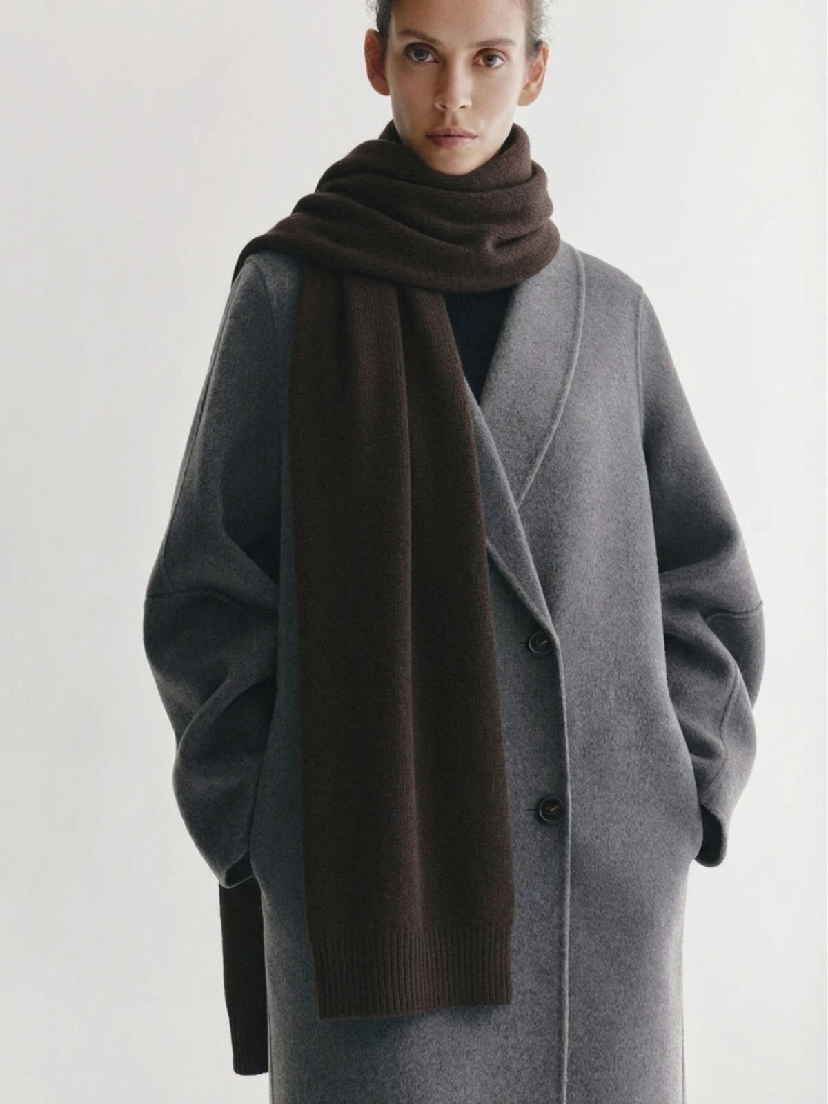 Sciarpa in cashmere Lisa Yang Paris in marrone scuro